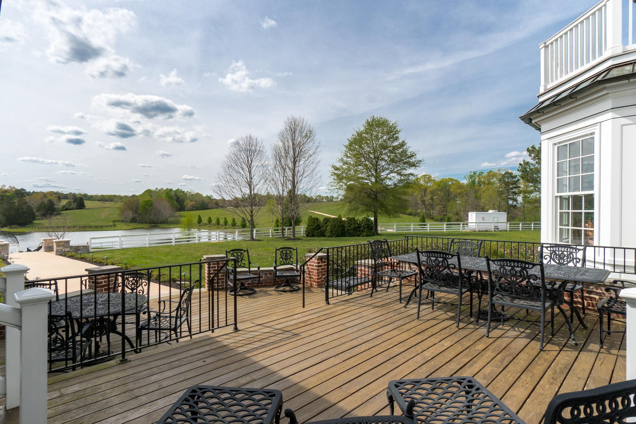 6887 Blenheim Road, Scottsville, VA