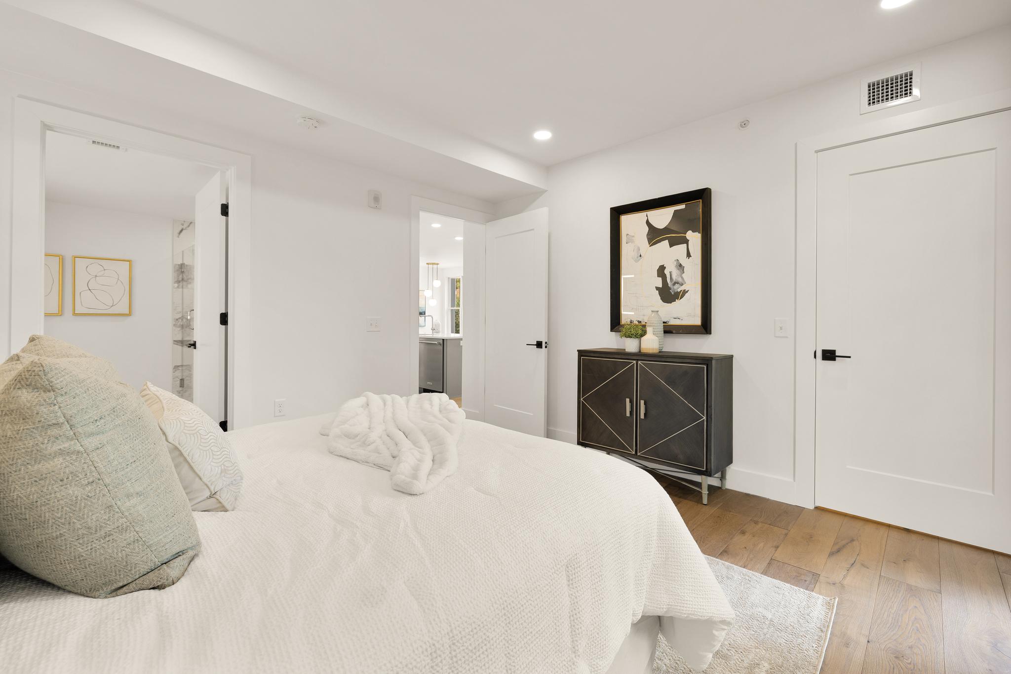 1245 N Pierce Street Unit# 4