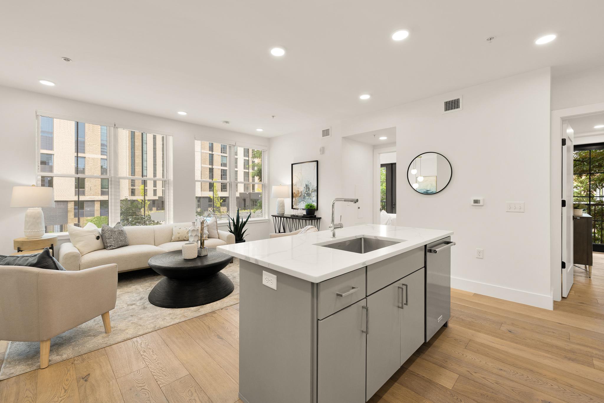1245 N Pierce Street Unit# 4