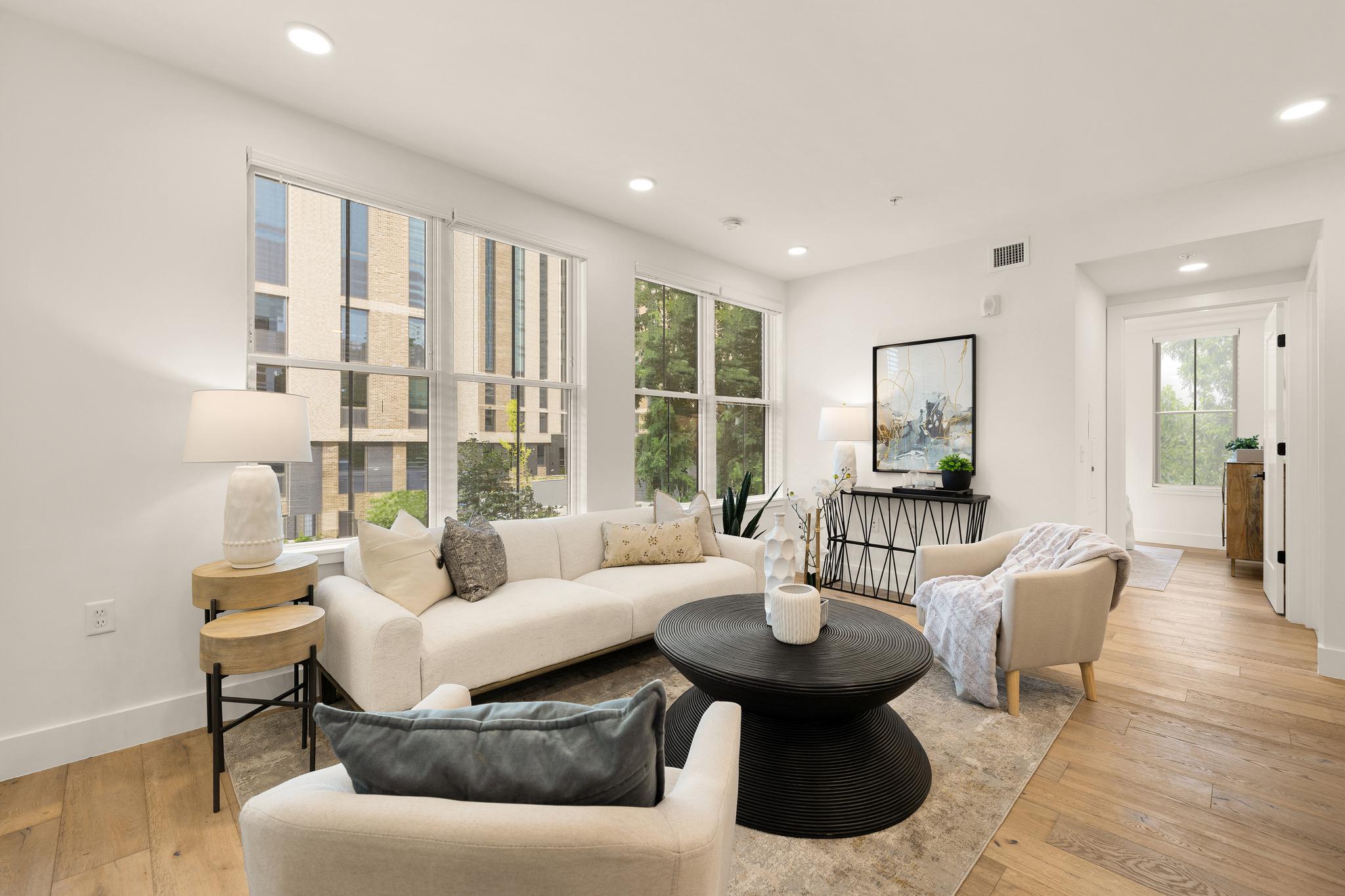1245 N Pierce Street Unit# 4
