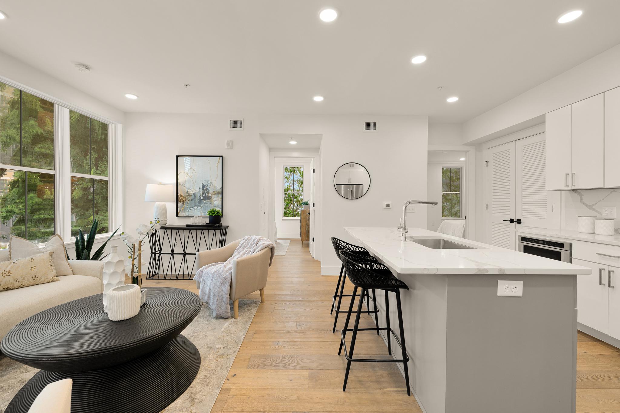 1245 N Pierce Street Unit# 4
