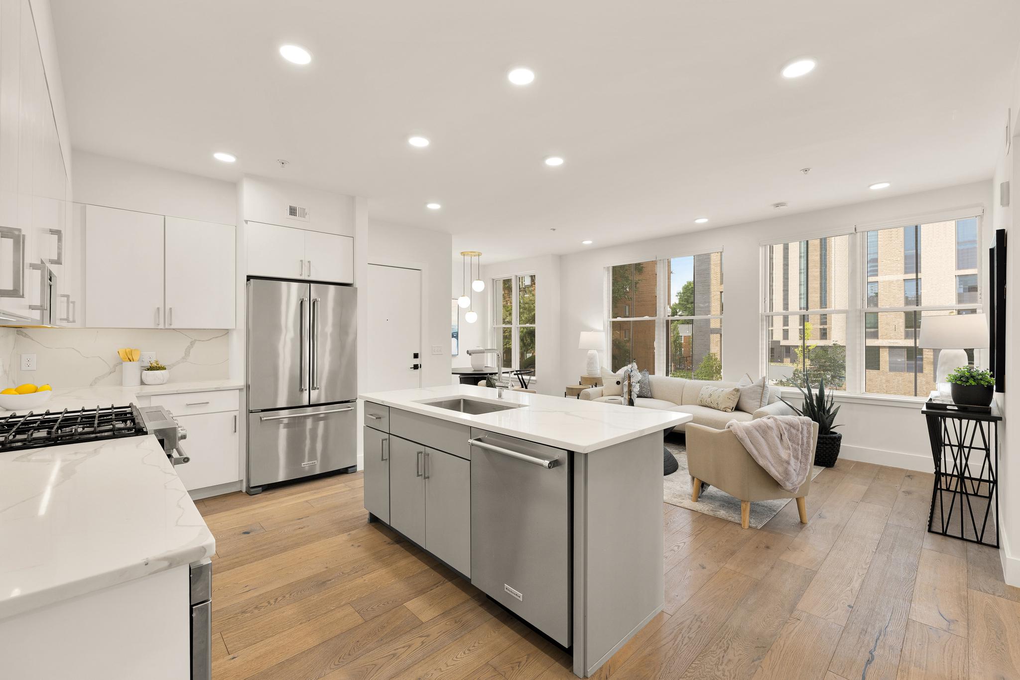 1245 N Pierce Street Unit# 4