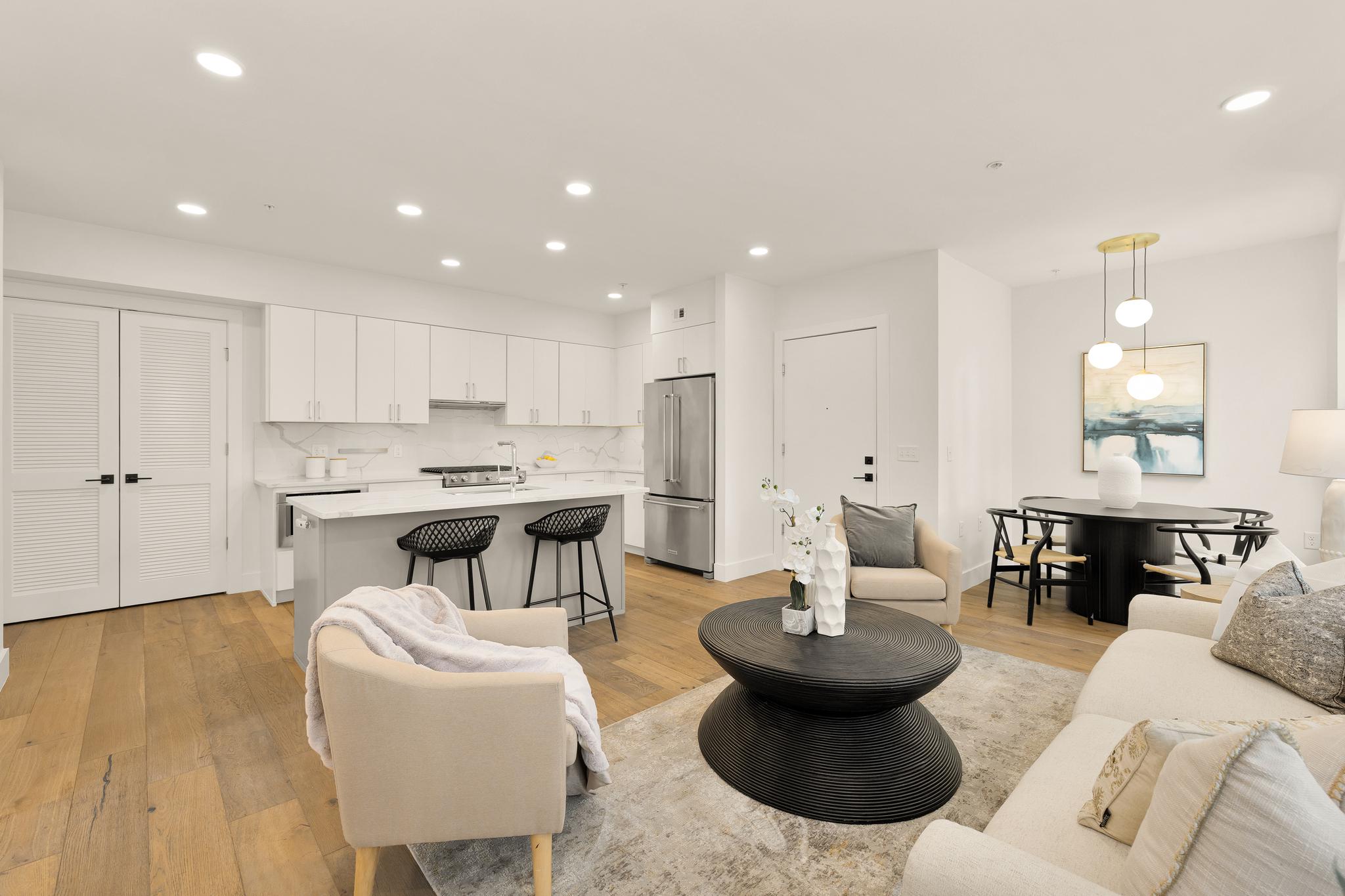 1245 N Pierce Street Unit# 4