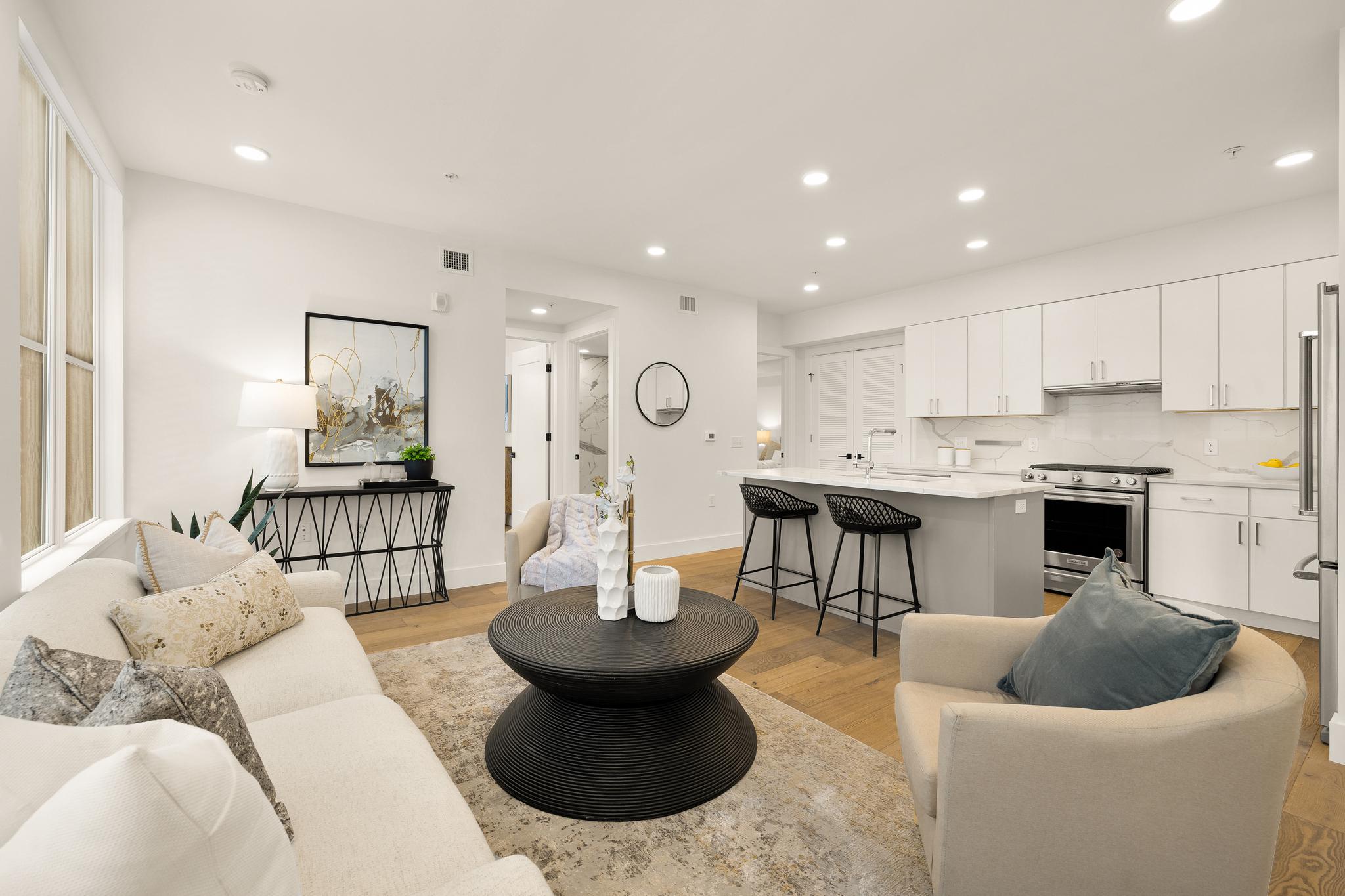1245 N Pierce Street Unit# 4