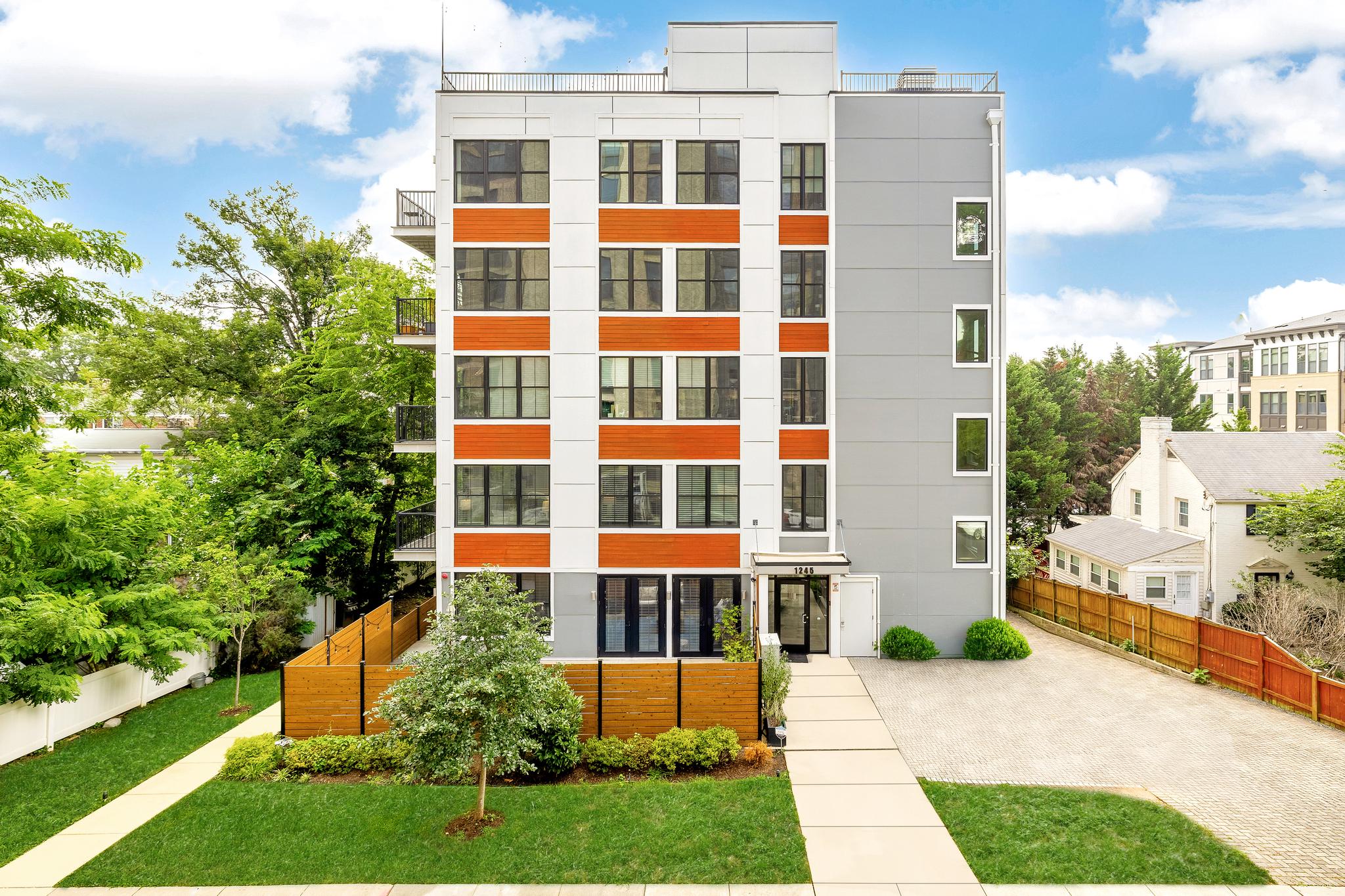 1245 N Pierce Street Unit# 4