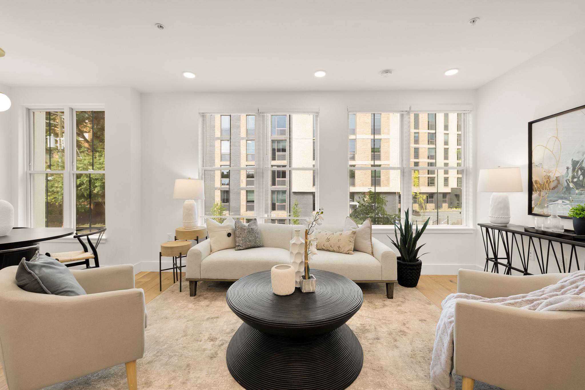 1245 N Pierce Street Unit# 4