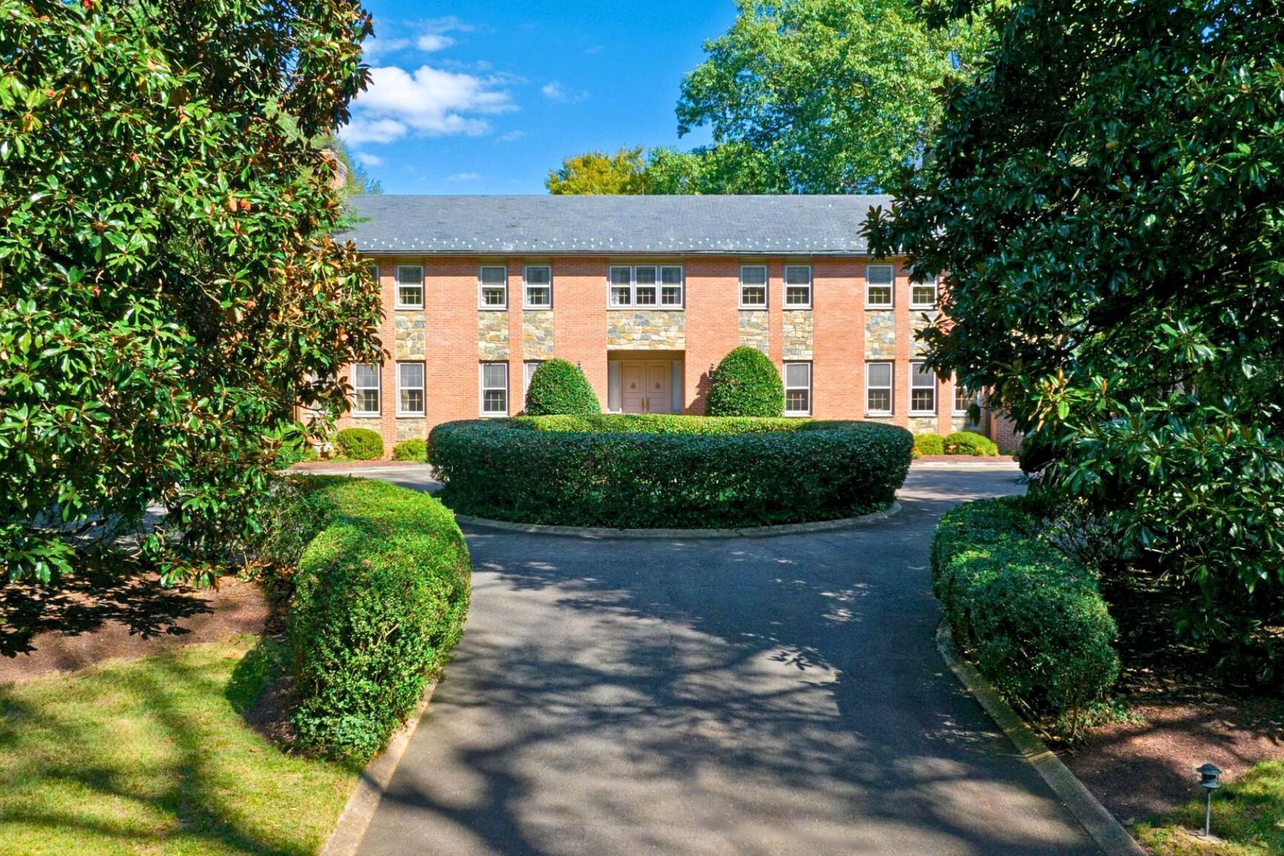 221 Chain Bridge Road
