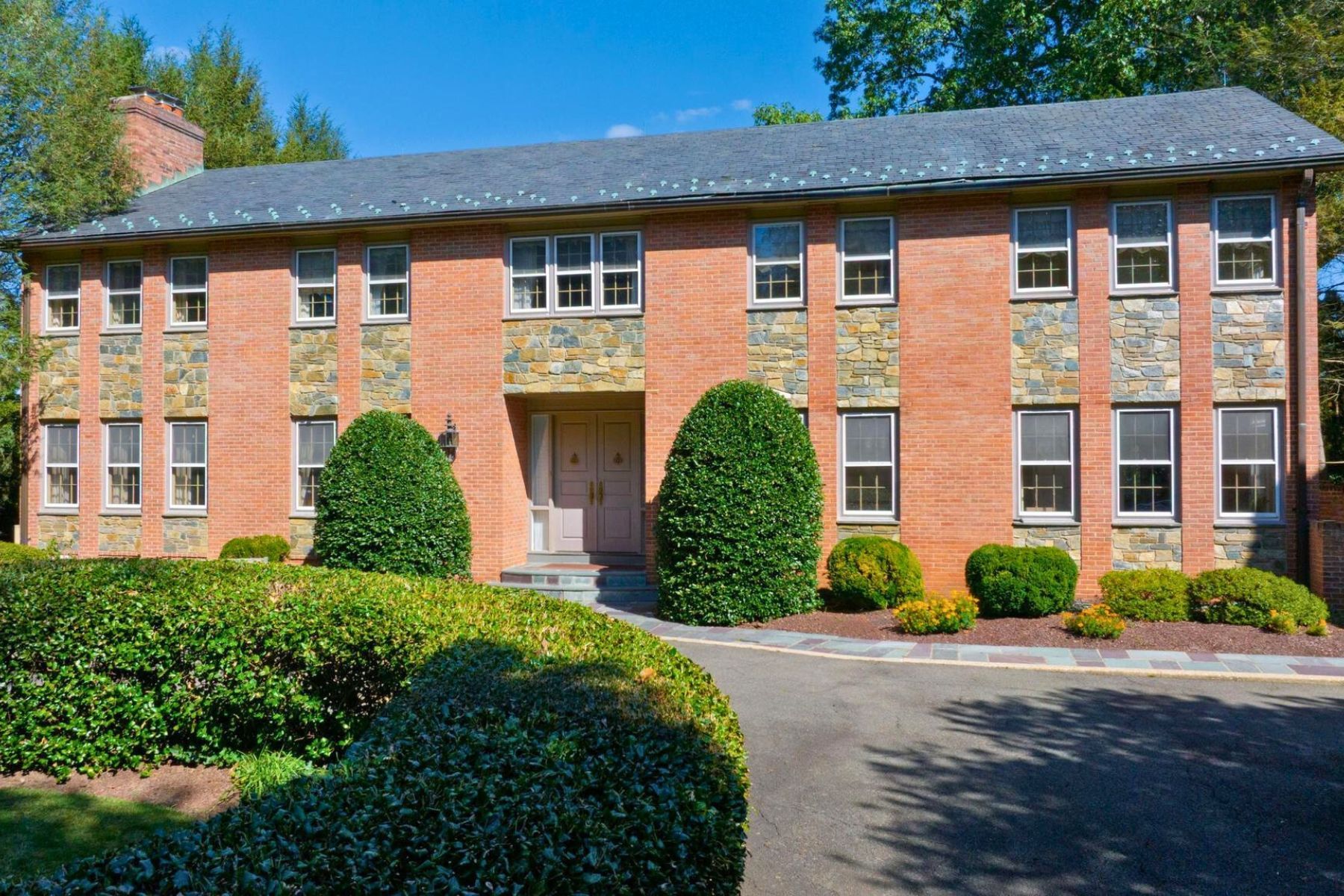 221 Chain Bridge Road
