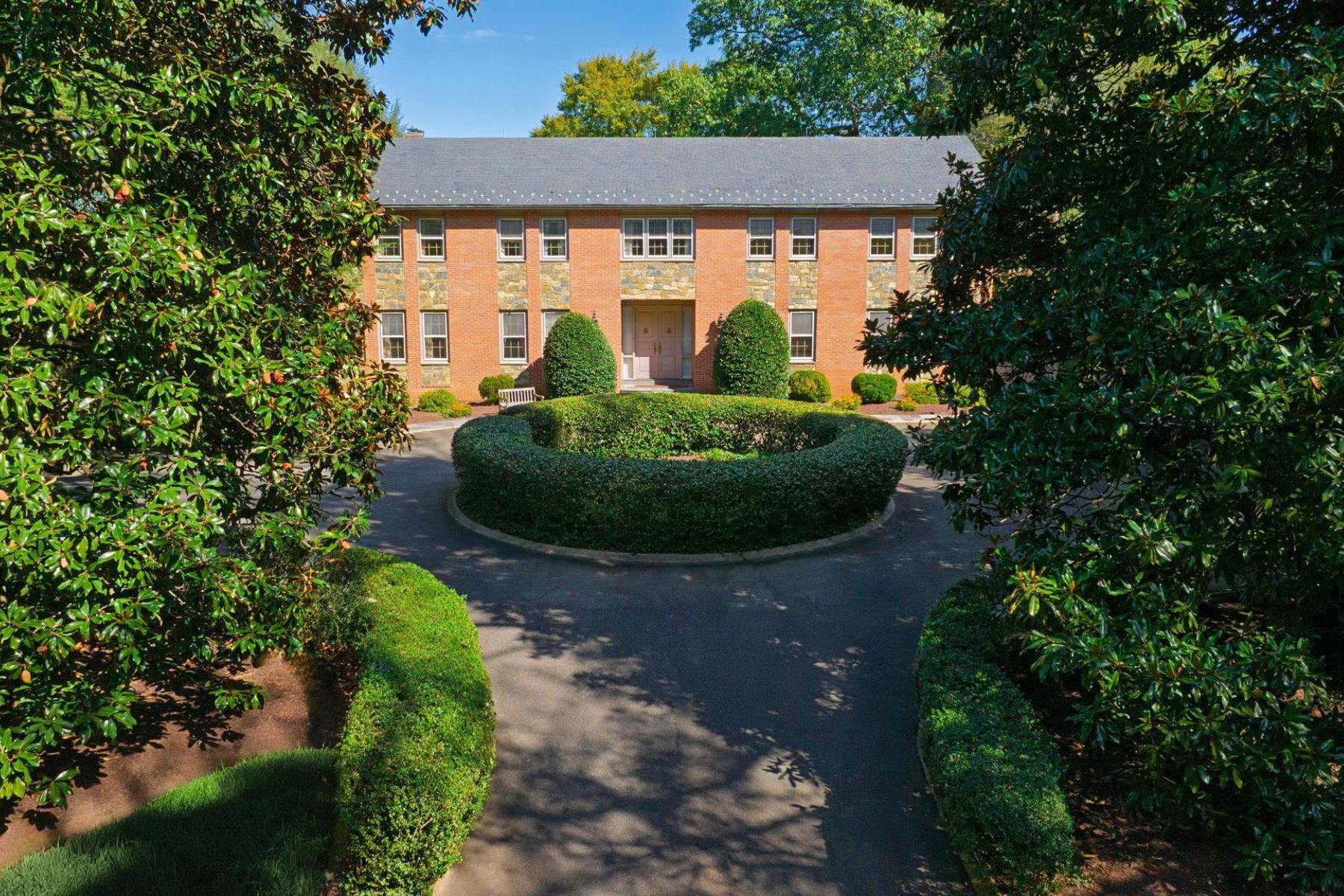 221 Chain Bridge Road