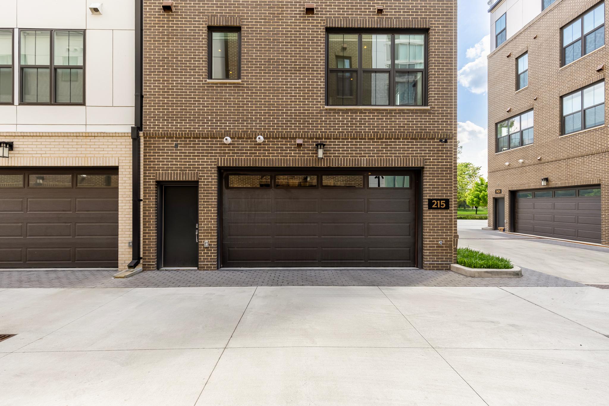 215 Montgomery Street 