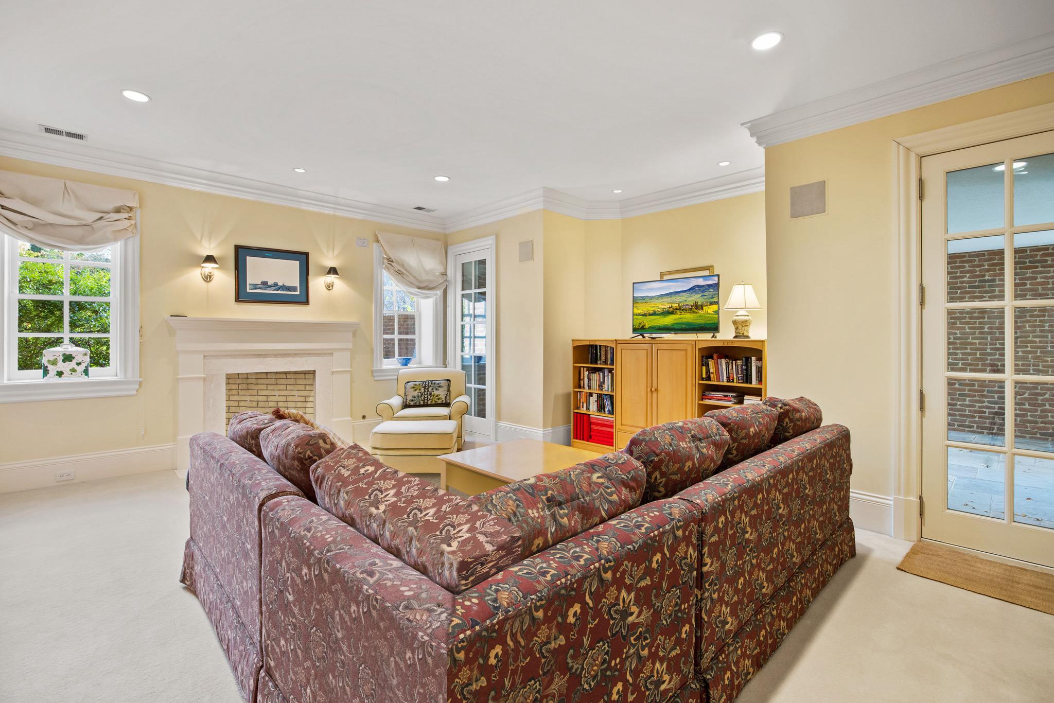 9351 Cornwell Farm Dr 