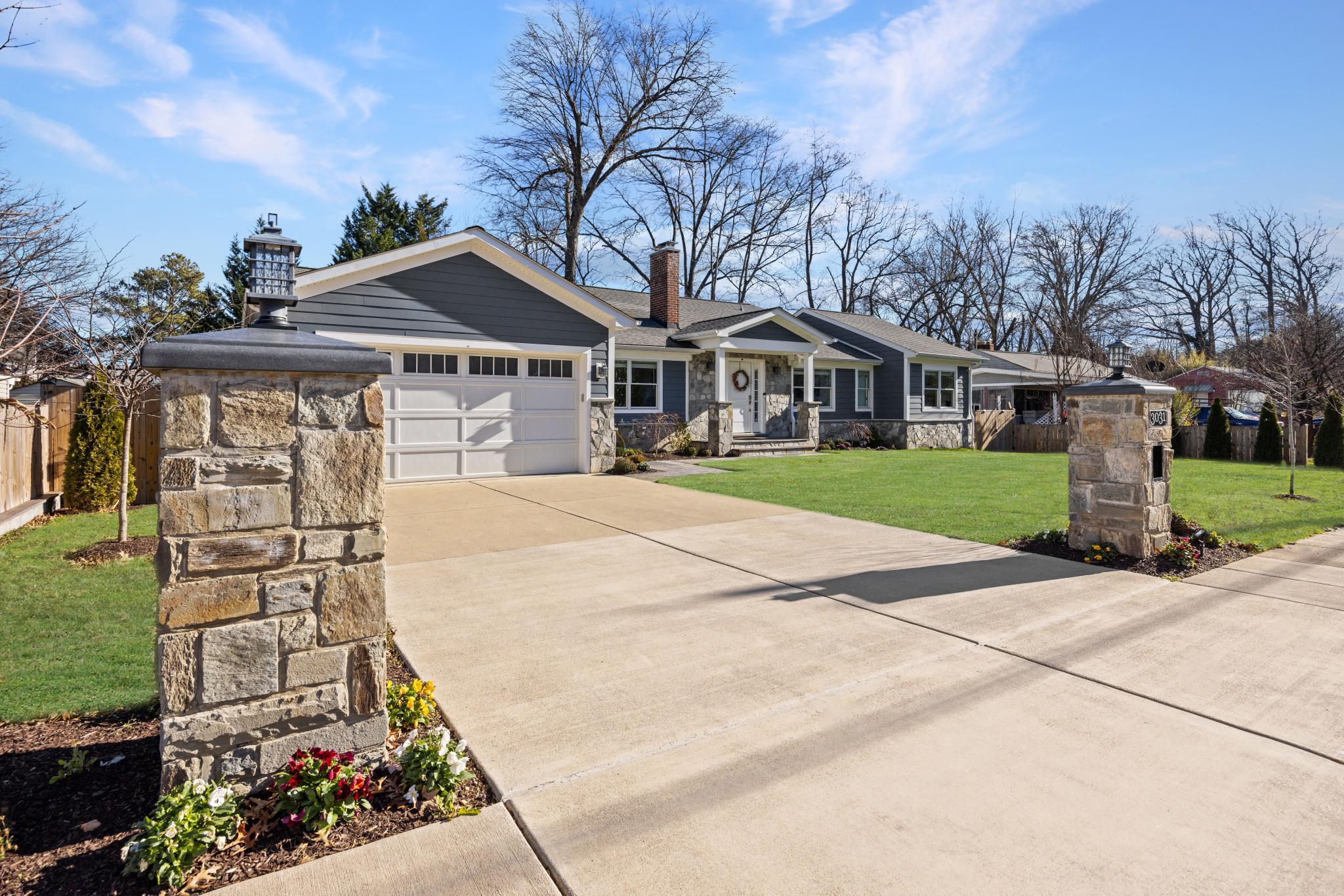 3031 Manor Road 