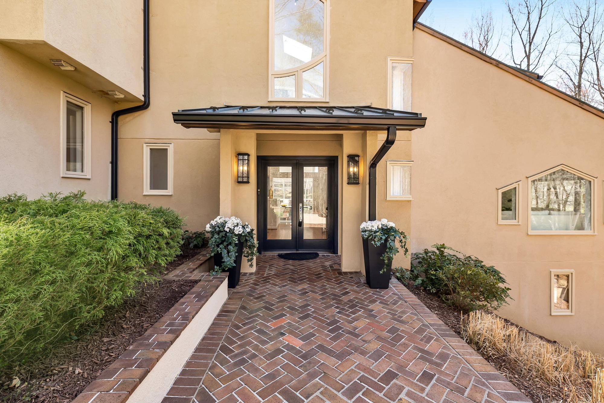 839 Towlston Road 