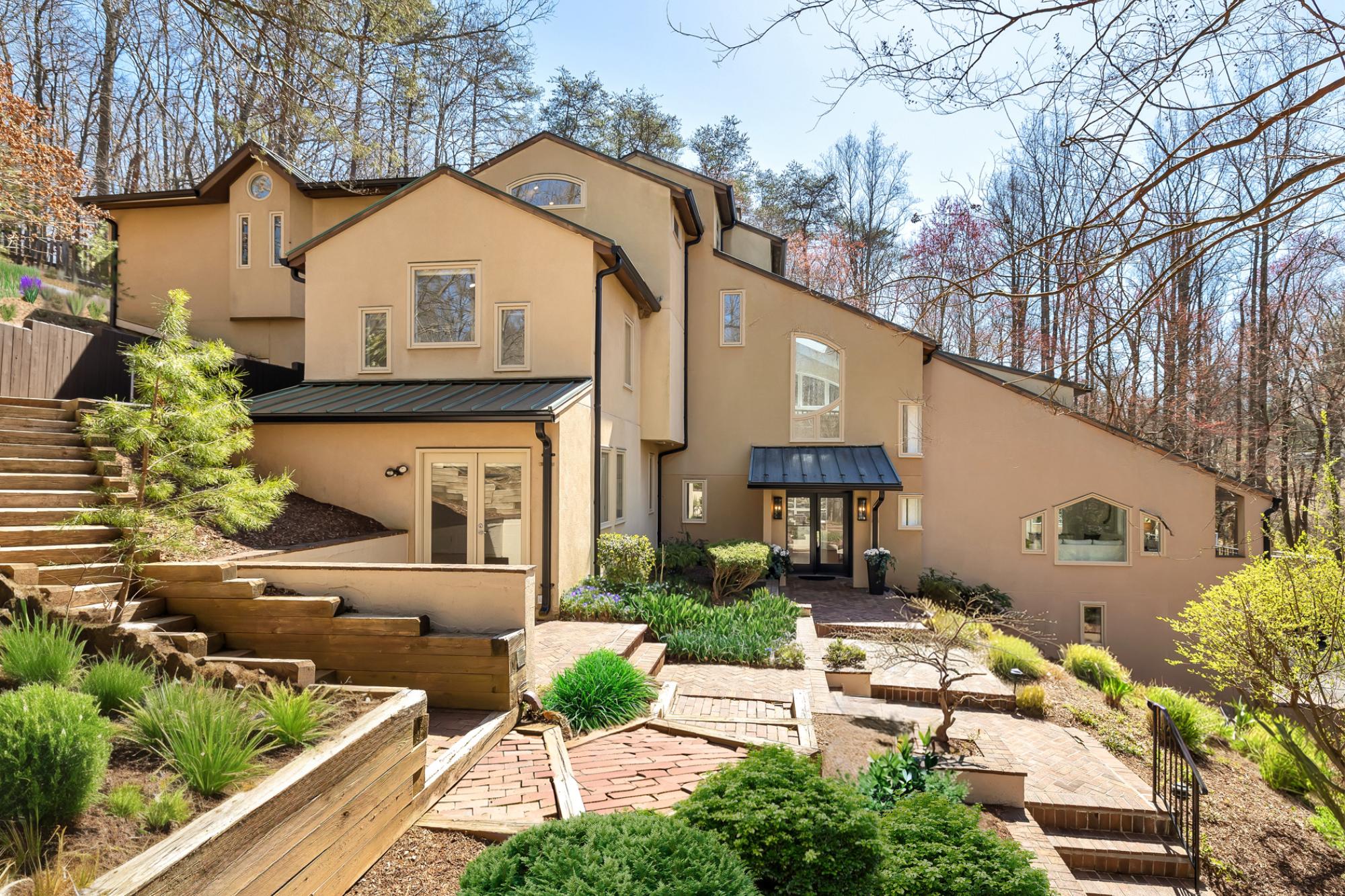839 Towlston Road 
