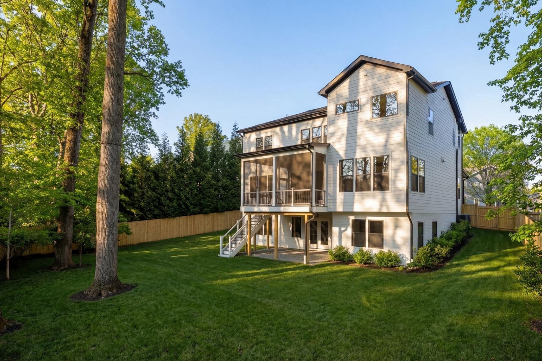 913 Symphony Circle SW