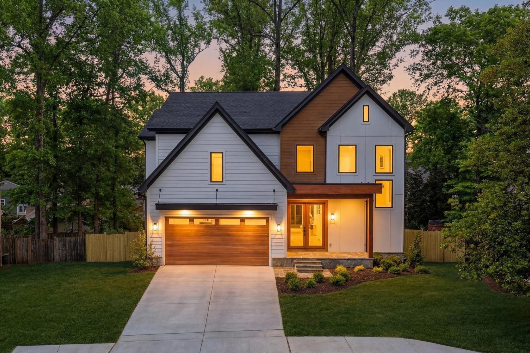 913 Symphony Circle SW