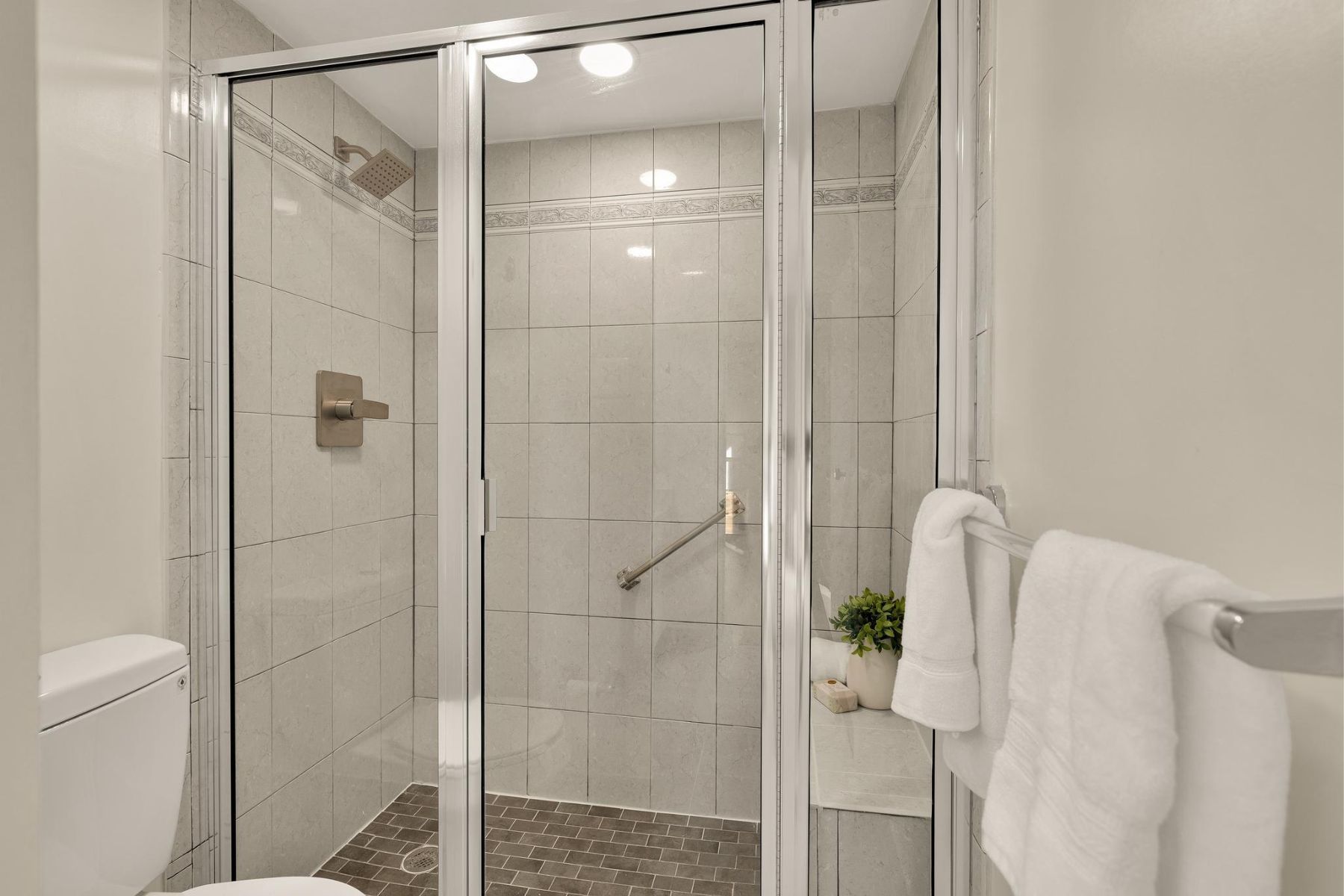 6800 Fleetwood Road Unit# 901