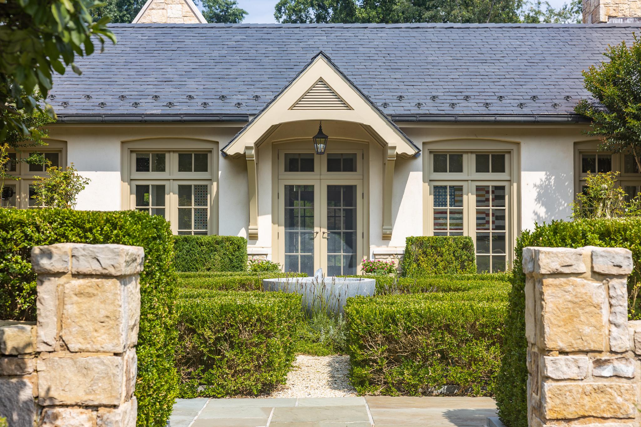 576 Innsbruck Avenue, Great Falls, VA