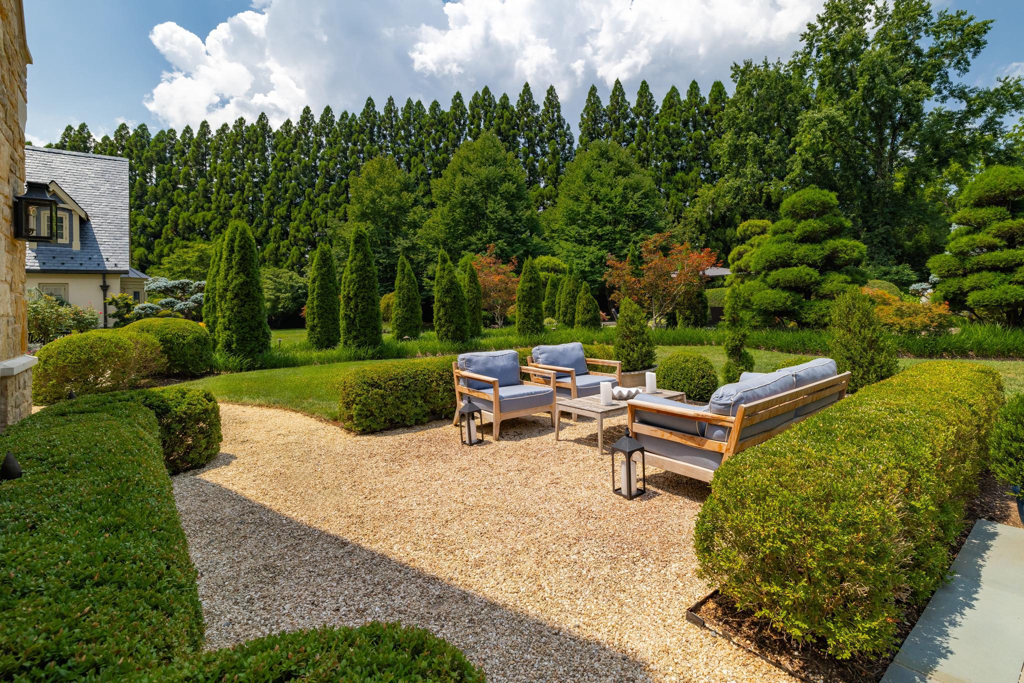 576 Innsbruck Avenue, Great Falls, VA