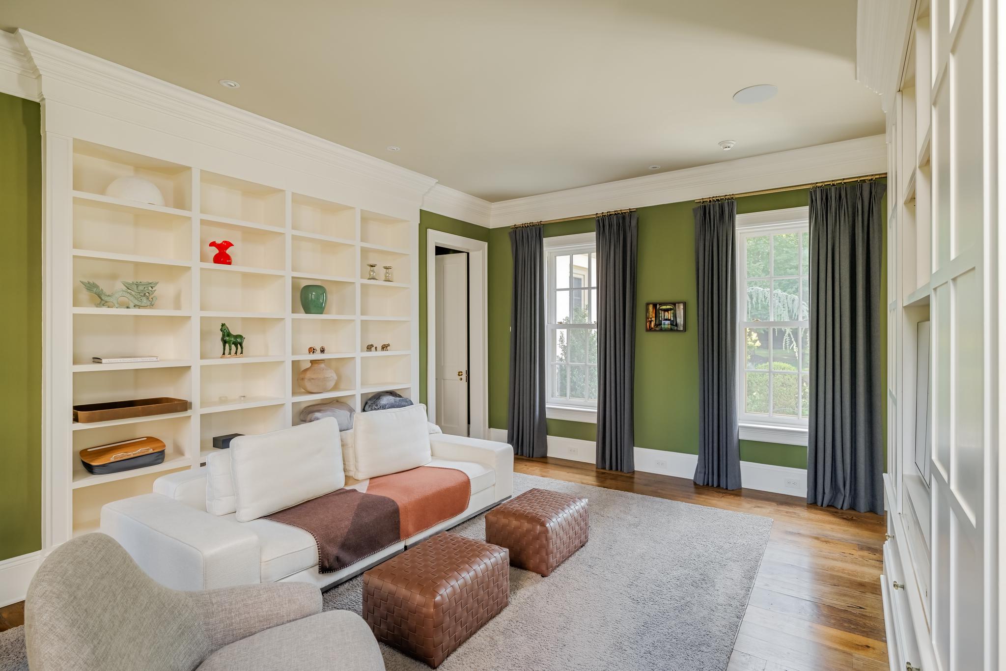 576 Innsbruck Avenue, Great Falls, VA