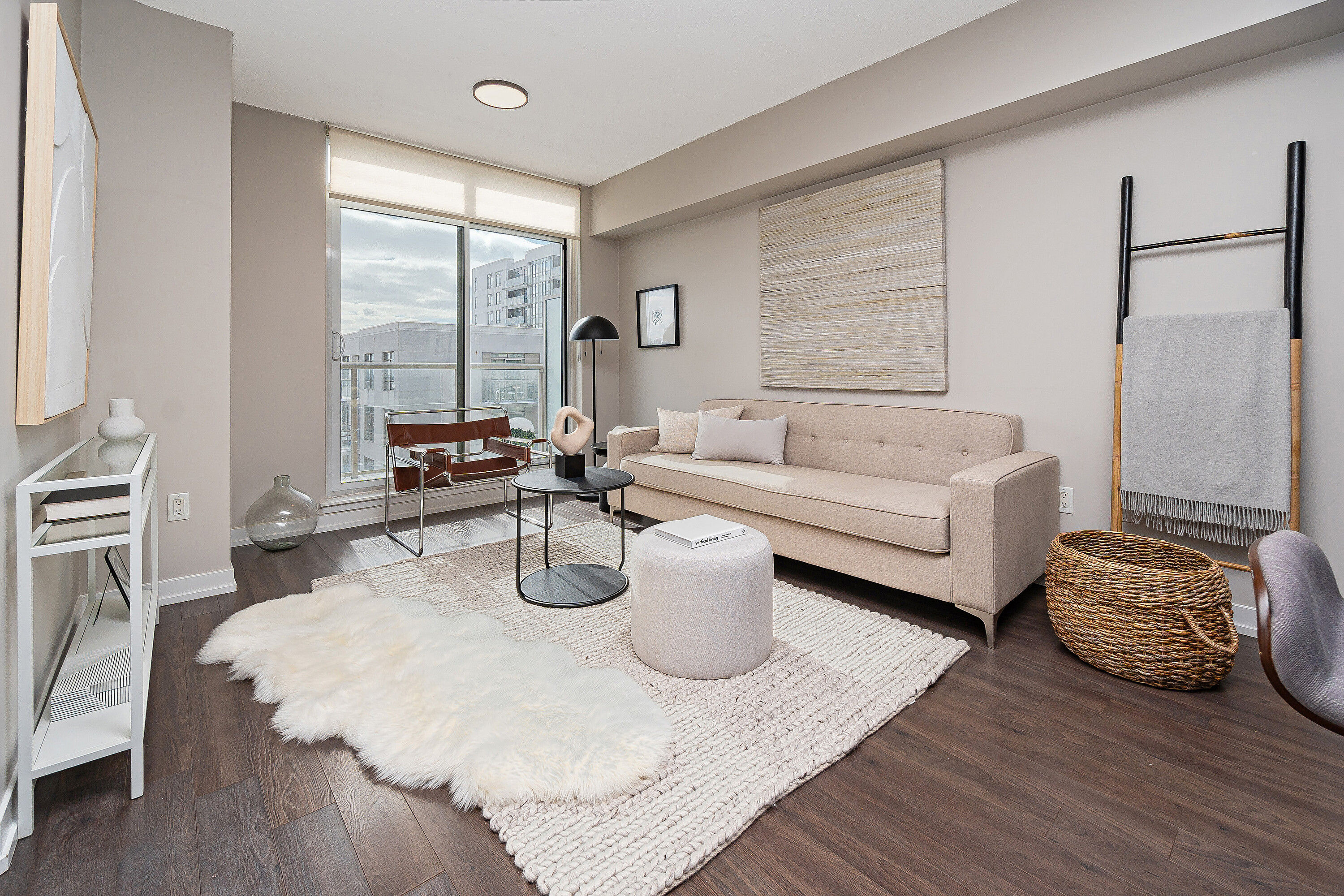 816 Lansdowne Ave #809