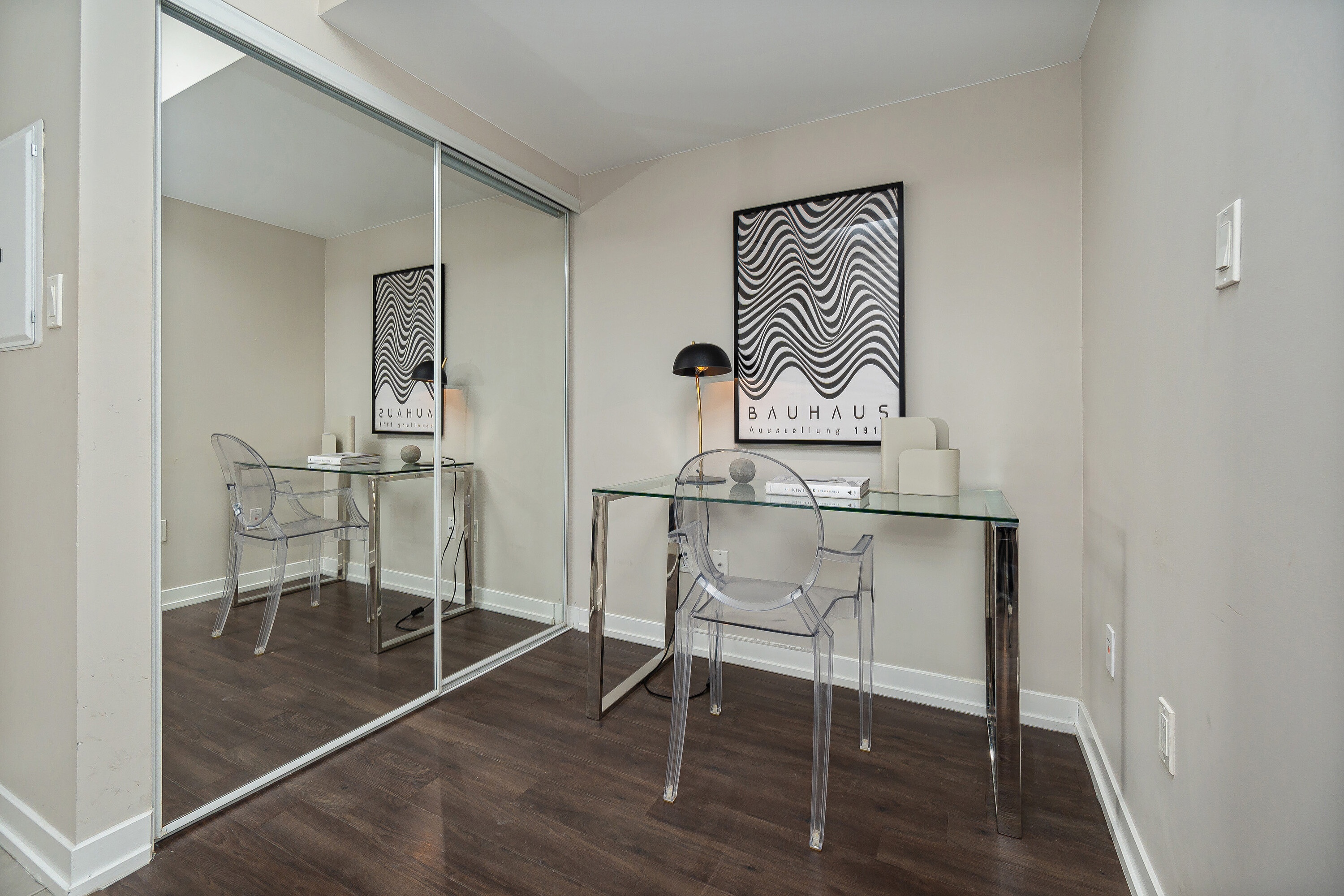 816 Lansdowne Ave #809