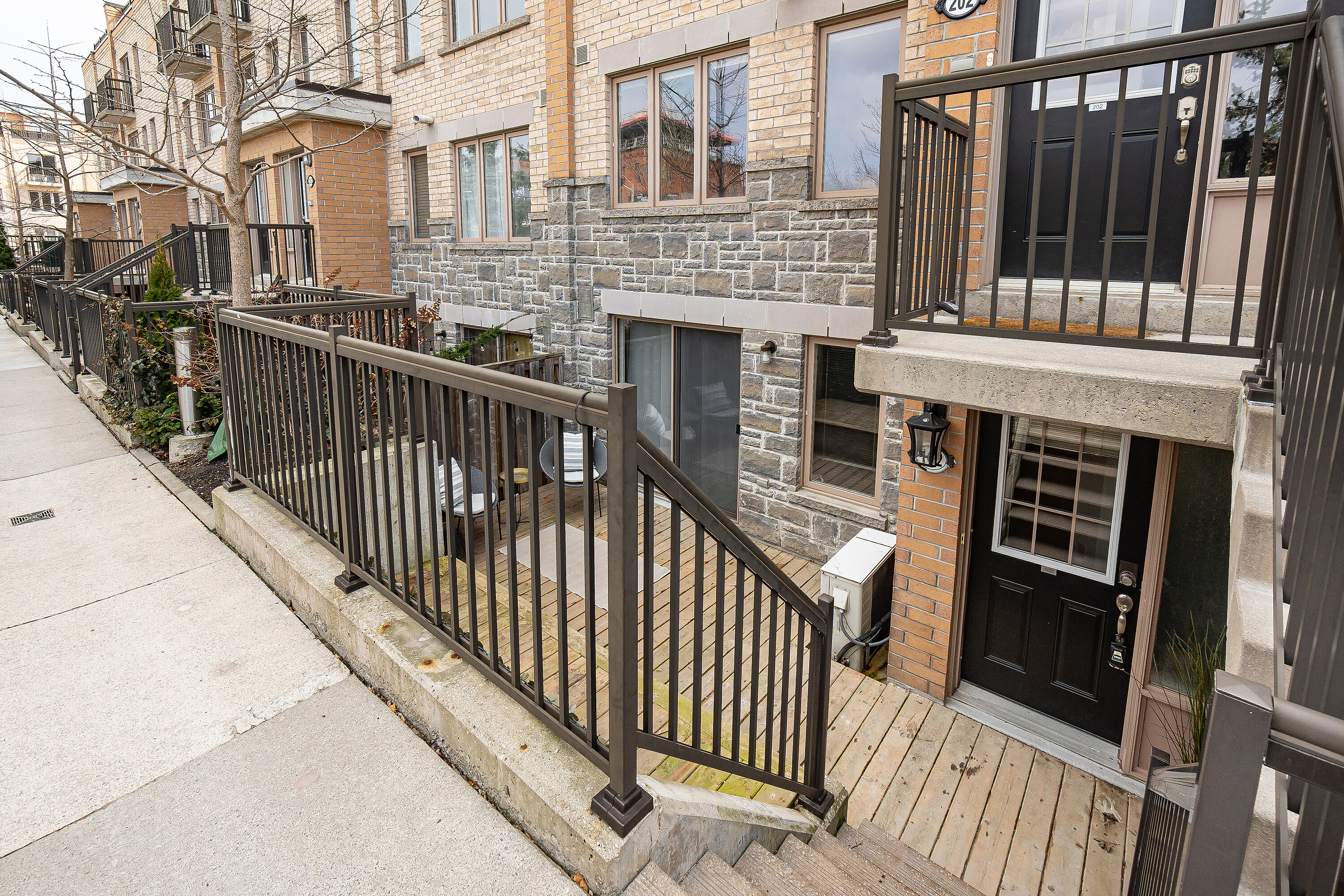 16 Foundry Ave #102