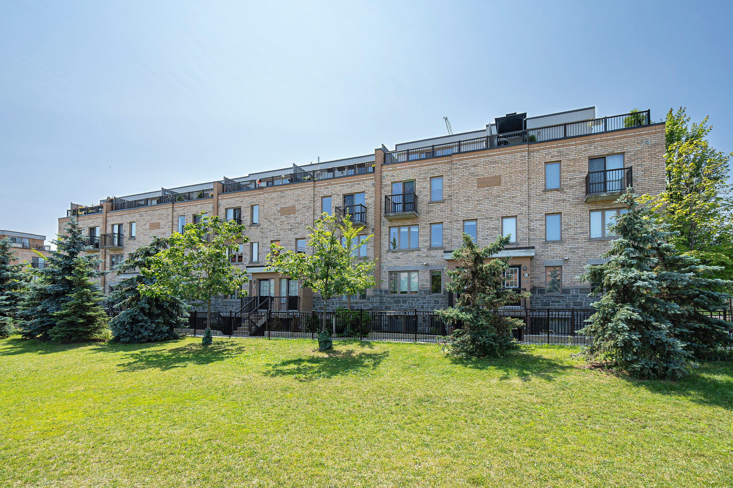16 Foundry Ave #102