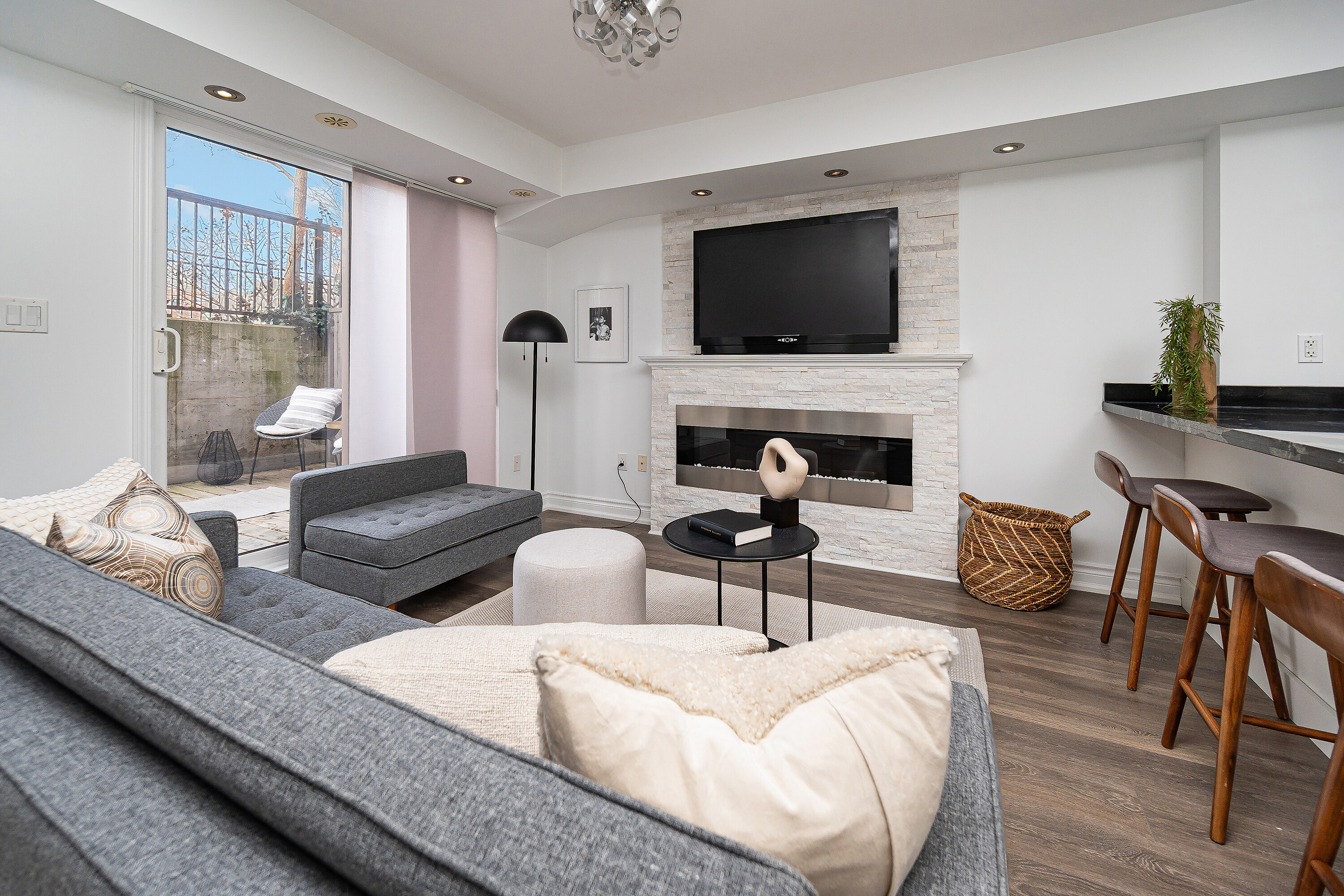 16 Foundry Ave #102