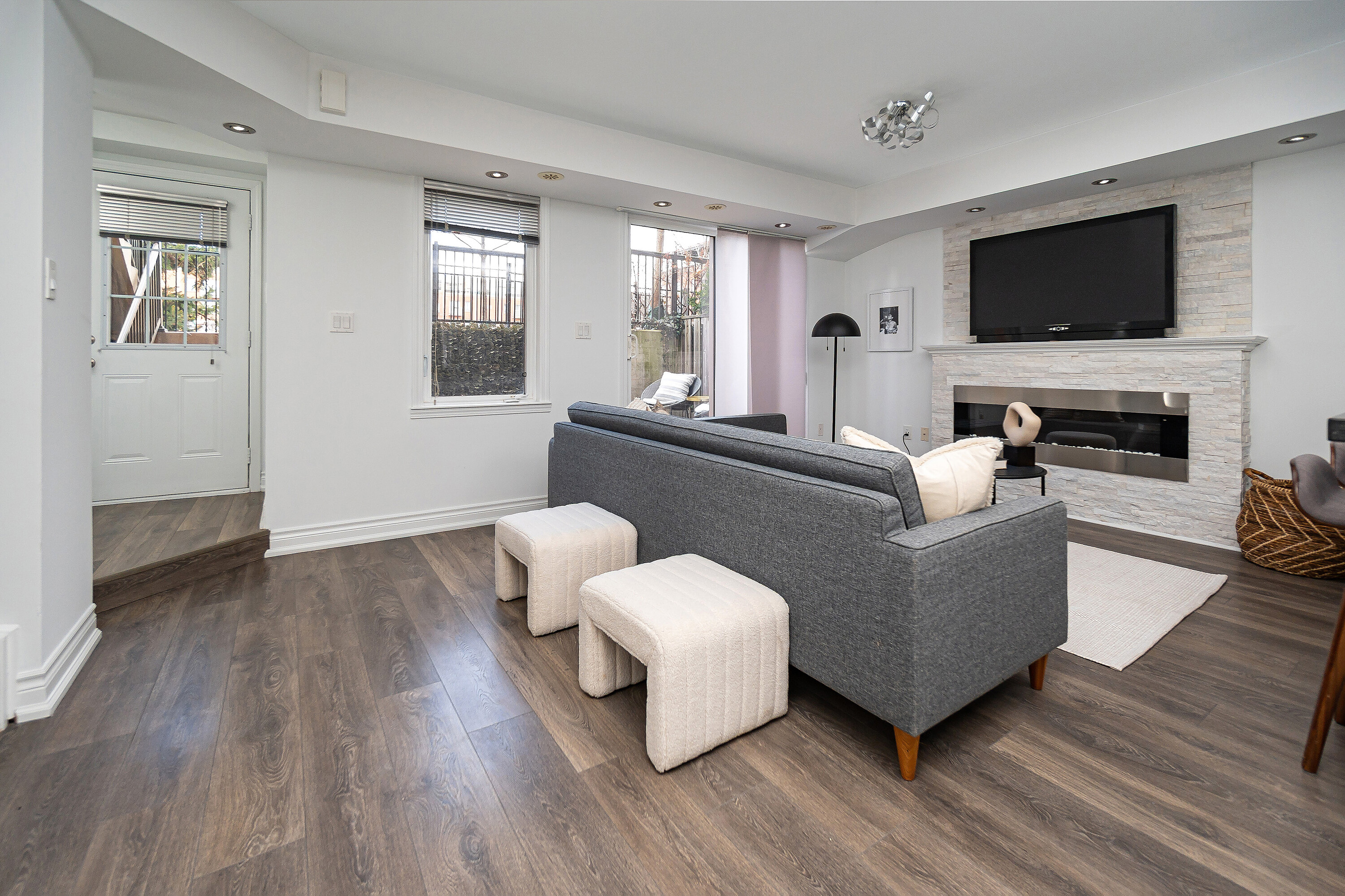 16 Foundry Ave #102