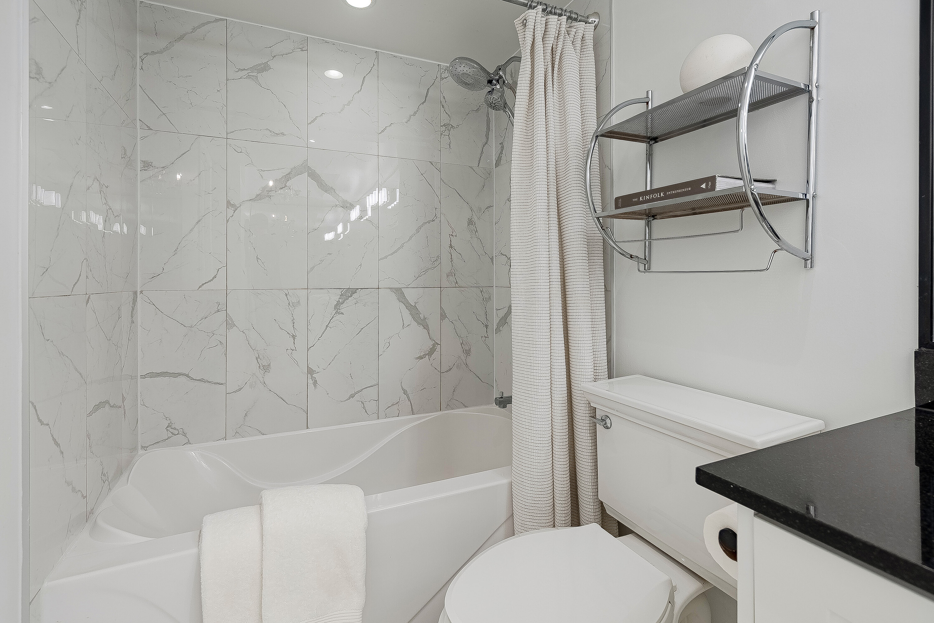 16 Foundry Ave #102