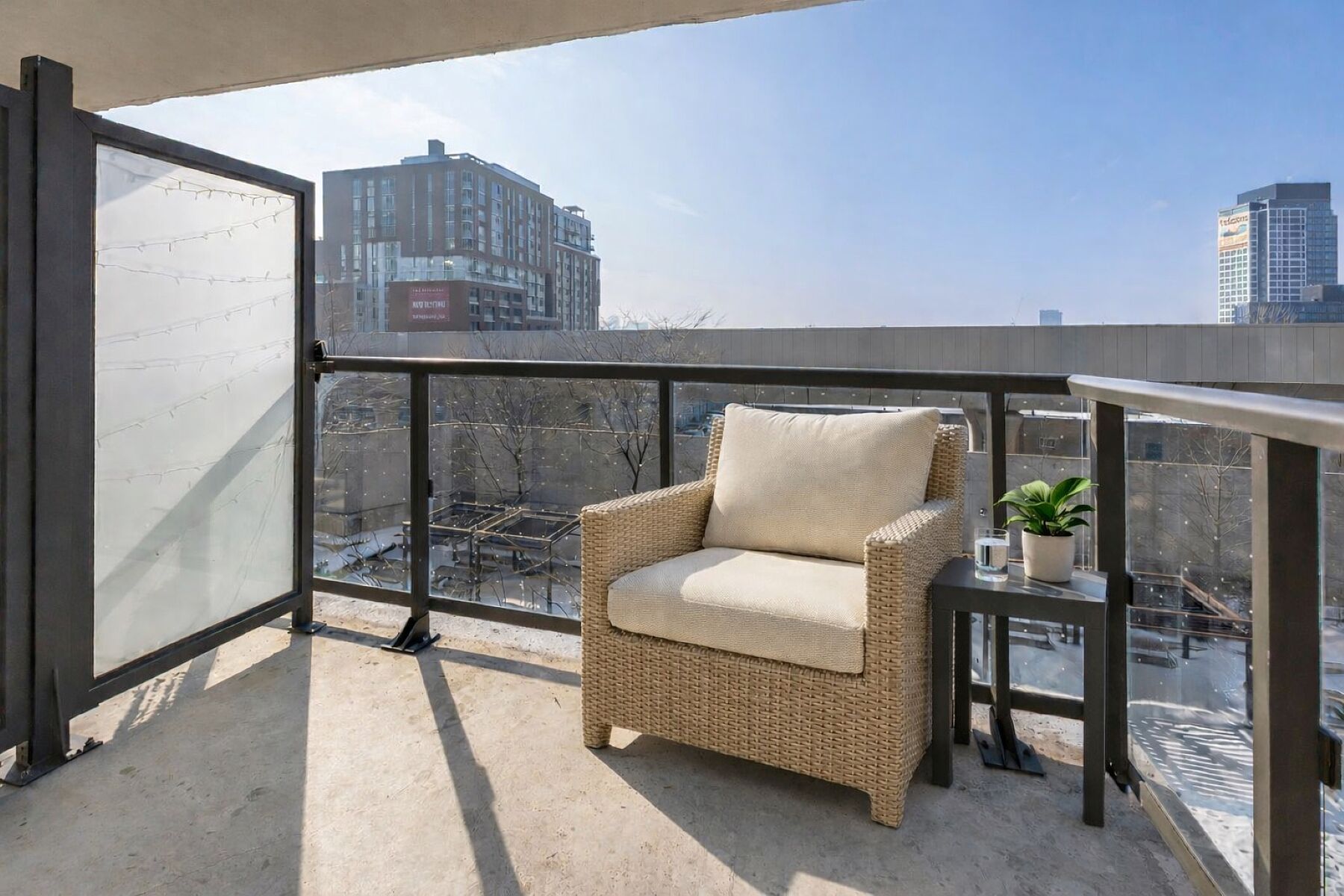 1420 Dupont St  512