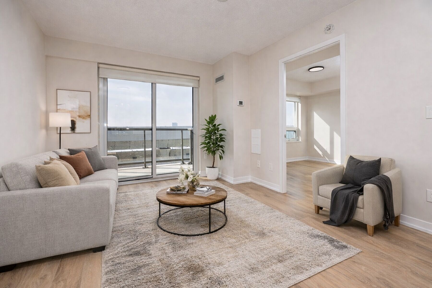 1420 Dupont St  512