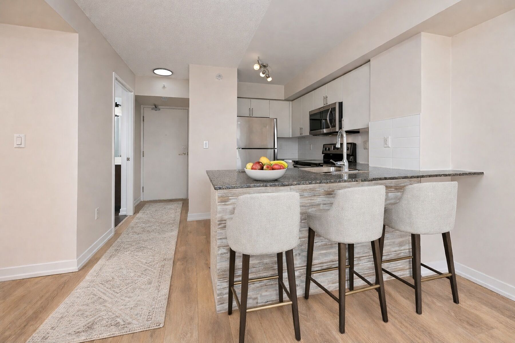 1420 Dupont St  512