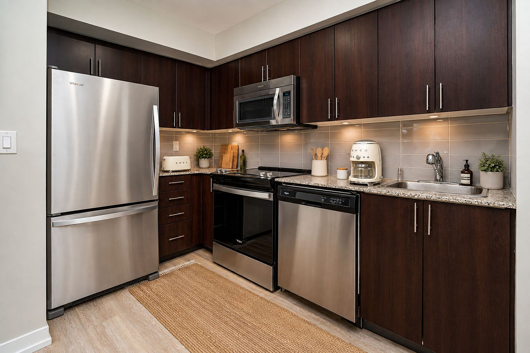 1420 Dupont St  506