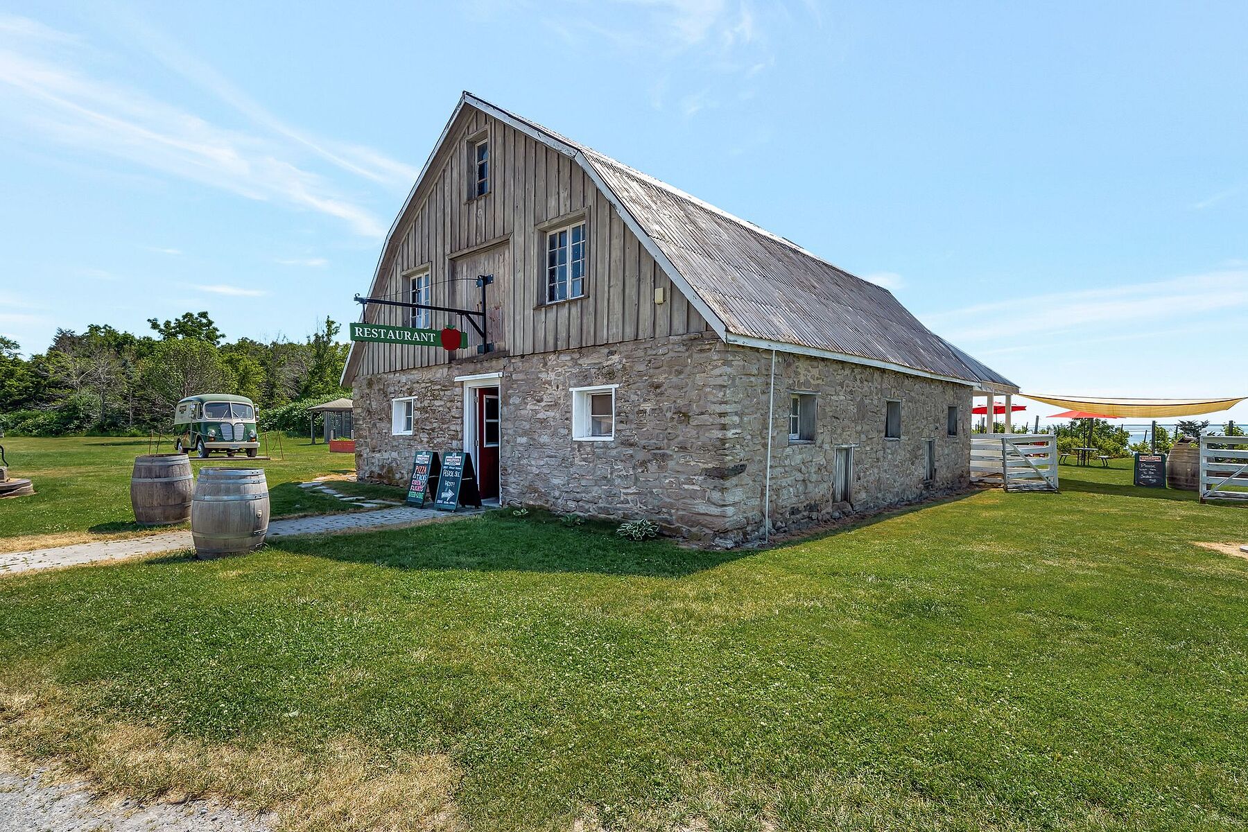 657 Bongards Cross Rd