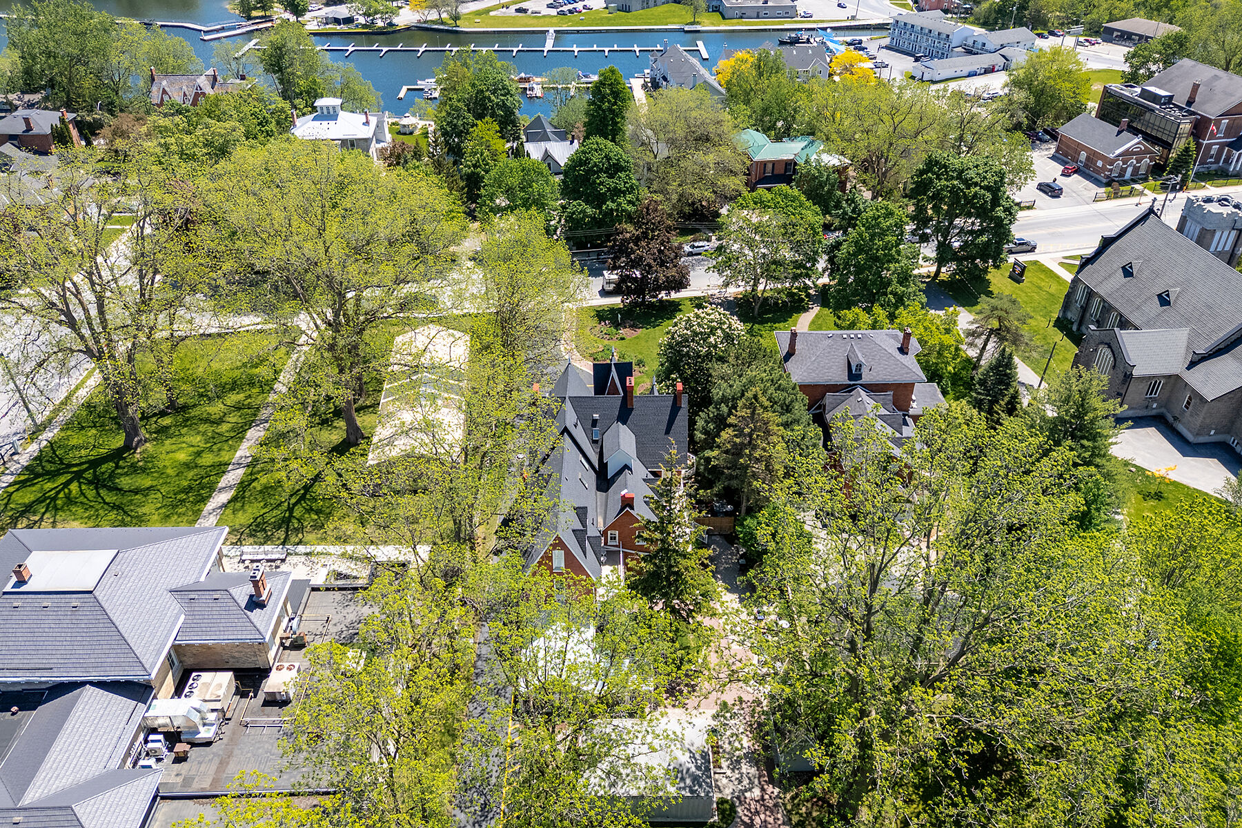 343 Main St E