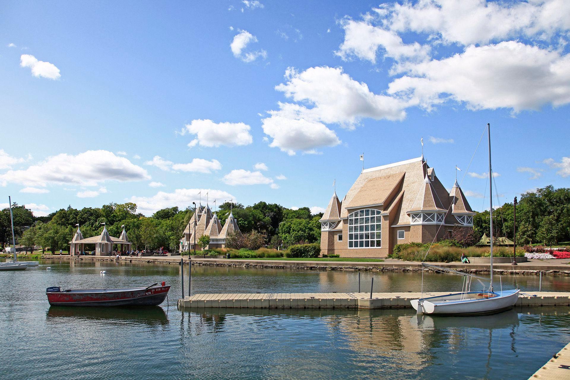 4418 W Lake Harriet Parkway Unit: 206