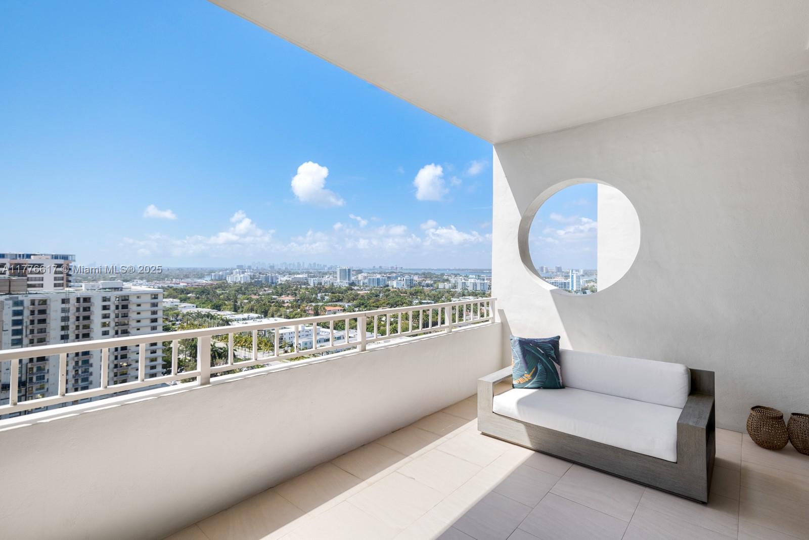 10205 Collins Ave Unit: PH3