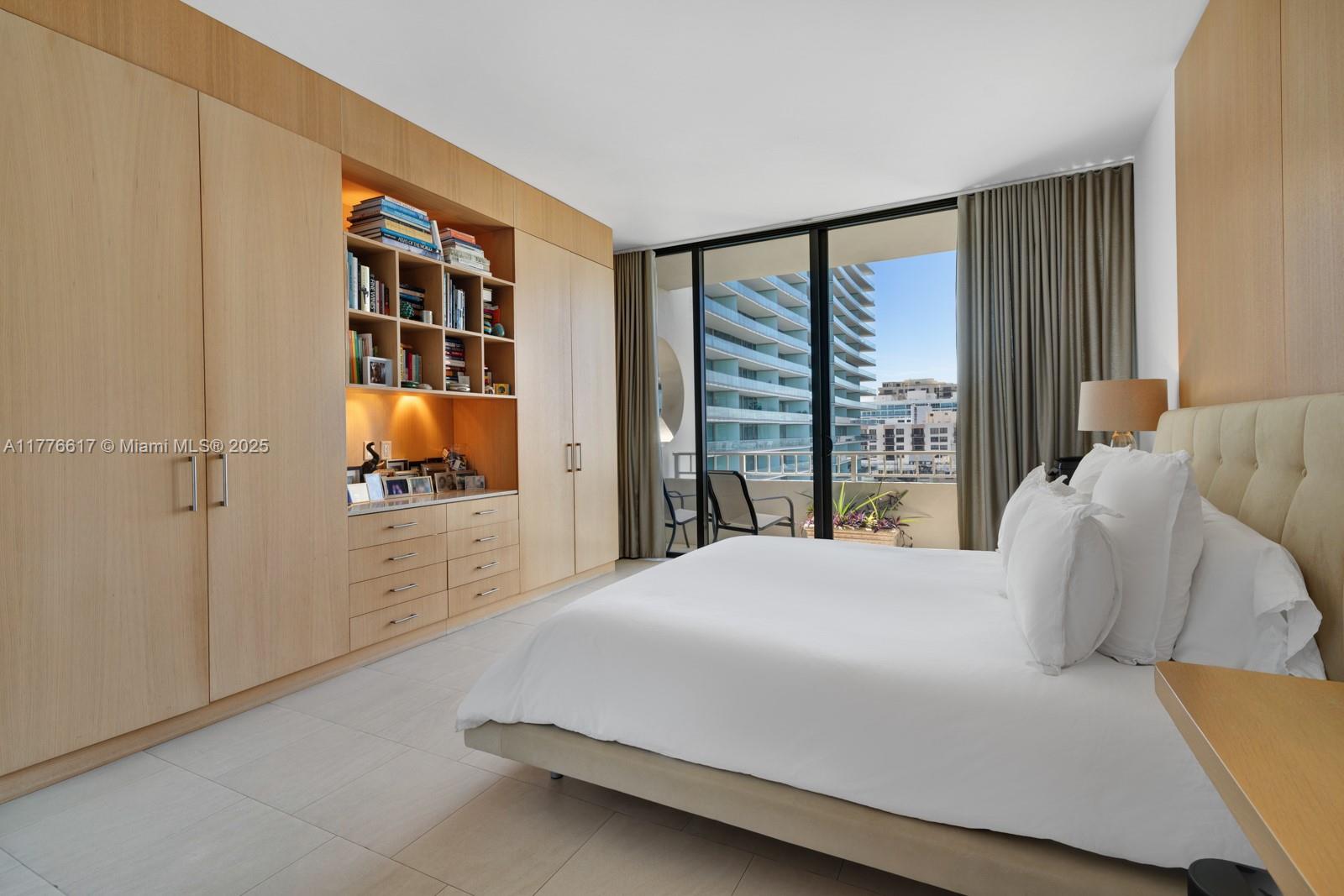 10205 Collins Ave Unit: PH3