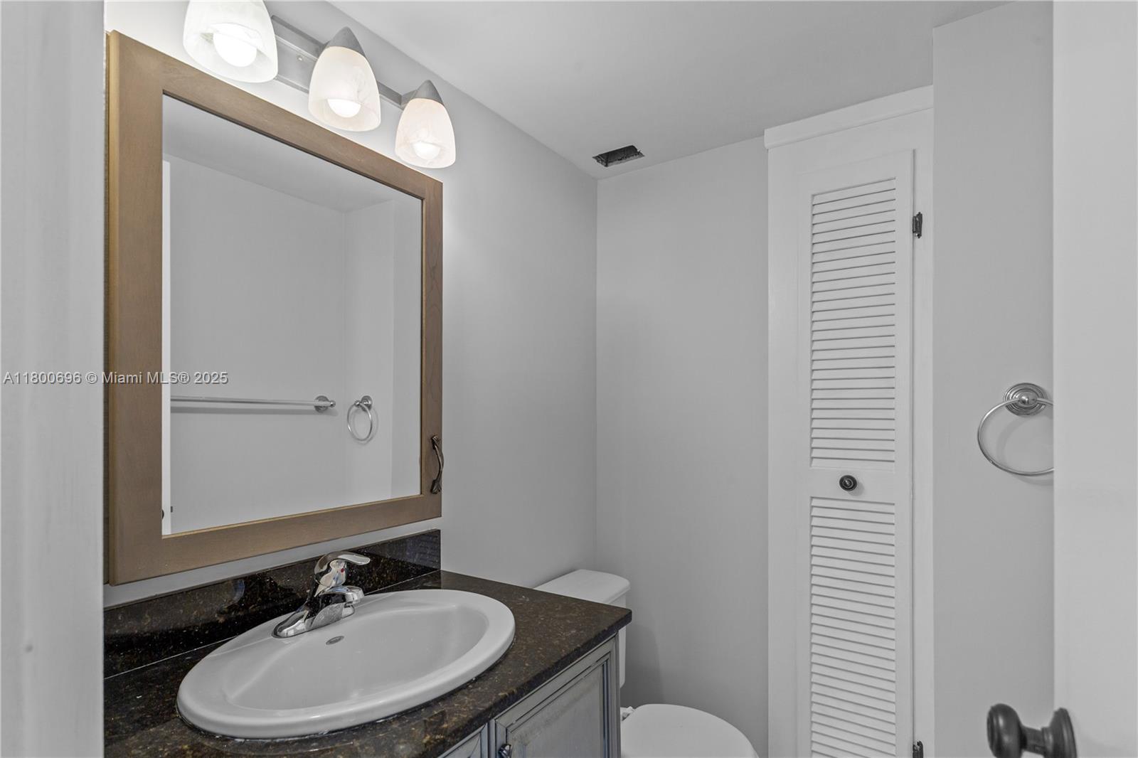 9511 Collins Ave # 806