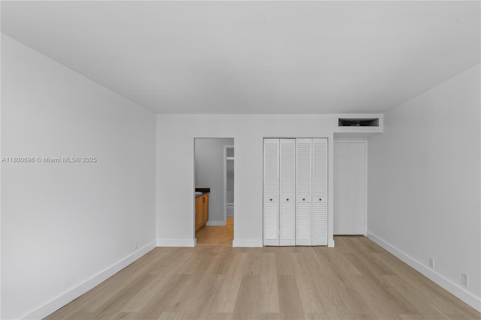 9511 Collins Ave # 806