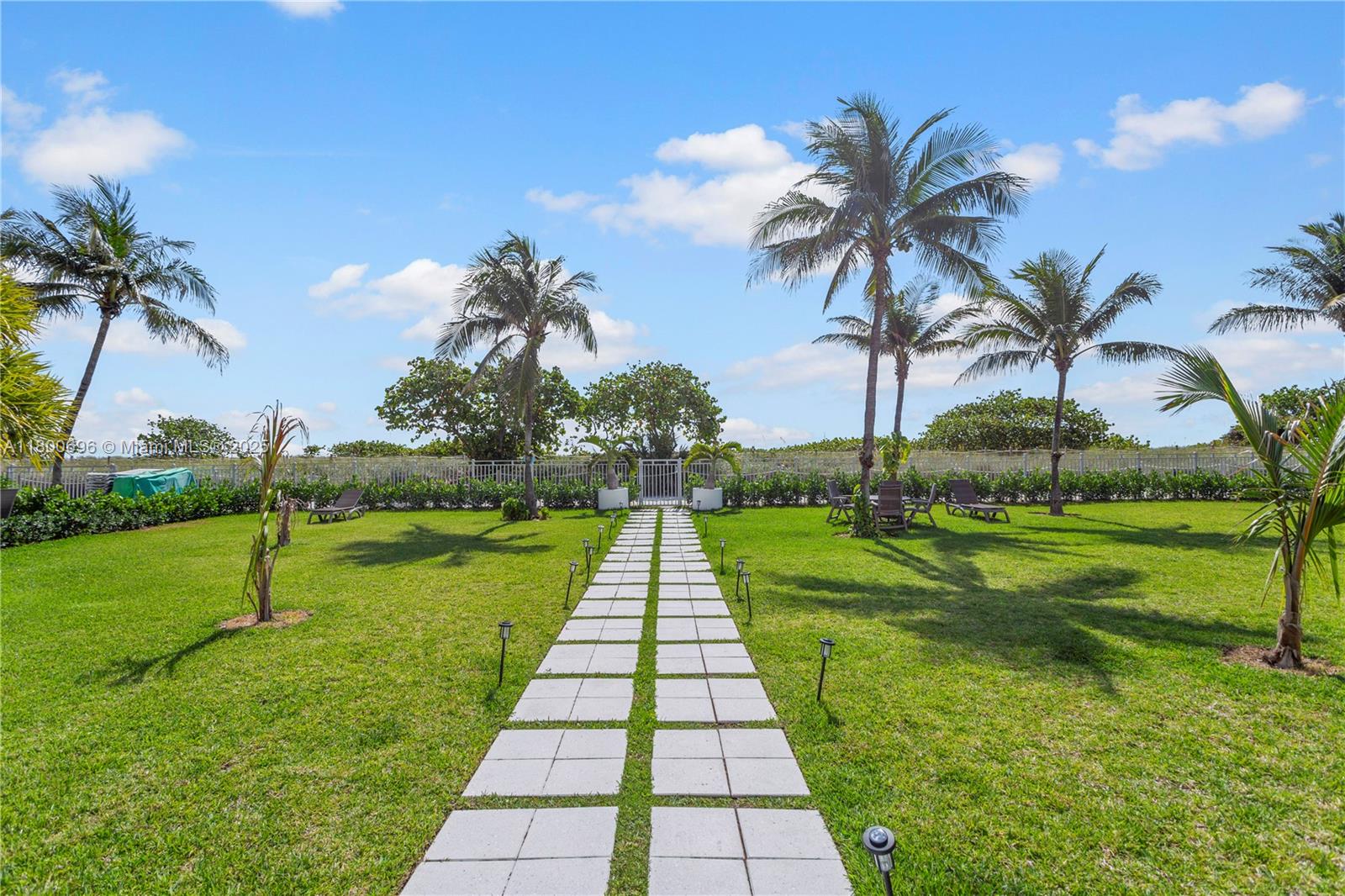 9511 Collins Ave # 806
