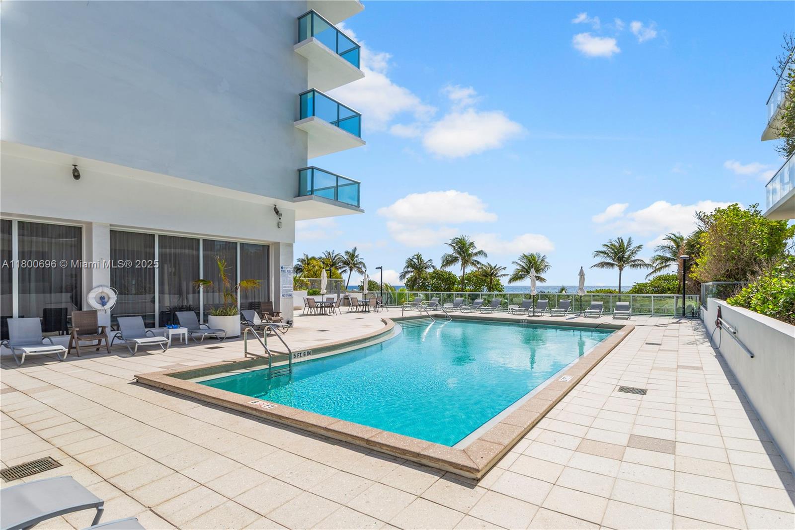 9511 Collins Ave # 806