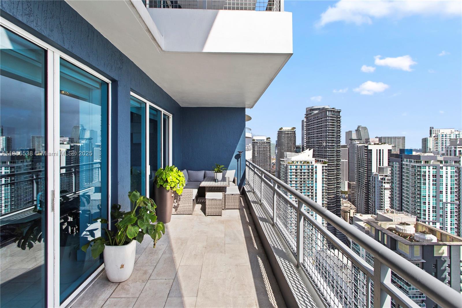 60 SW 13th St # 4606