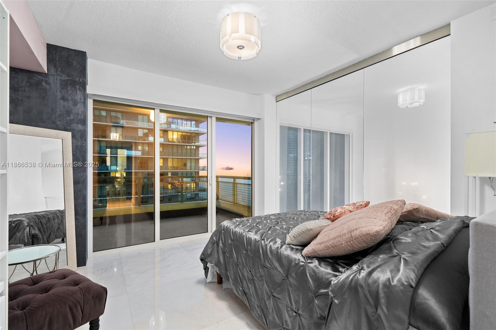 60 SW 13th St # 4606