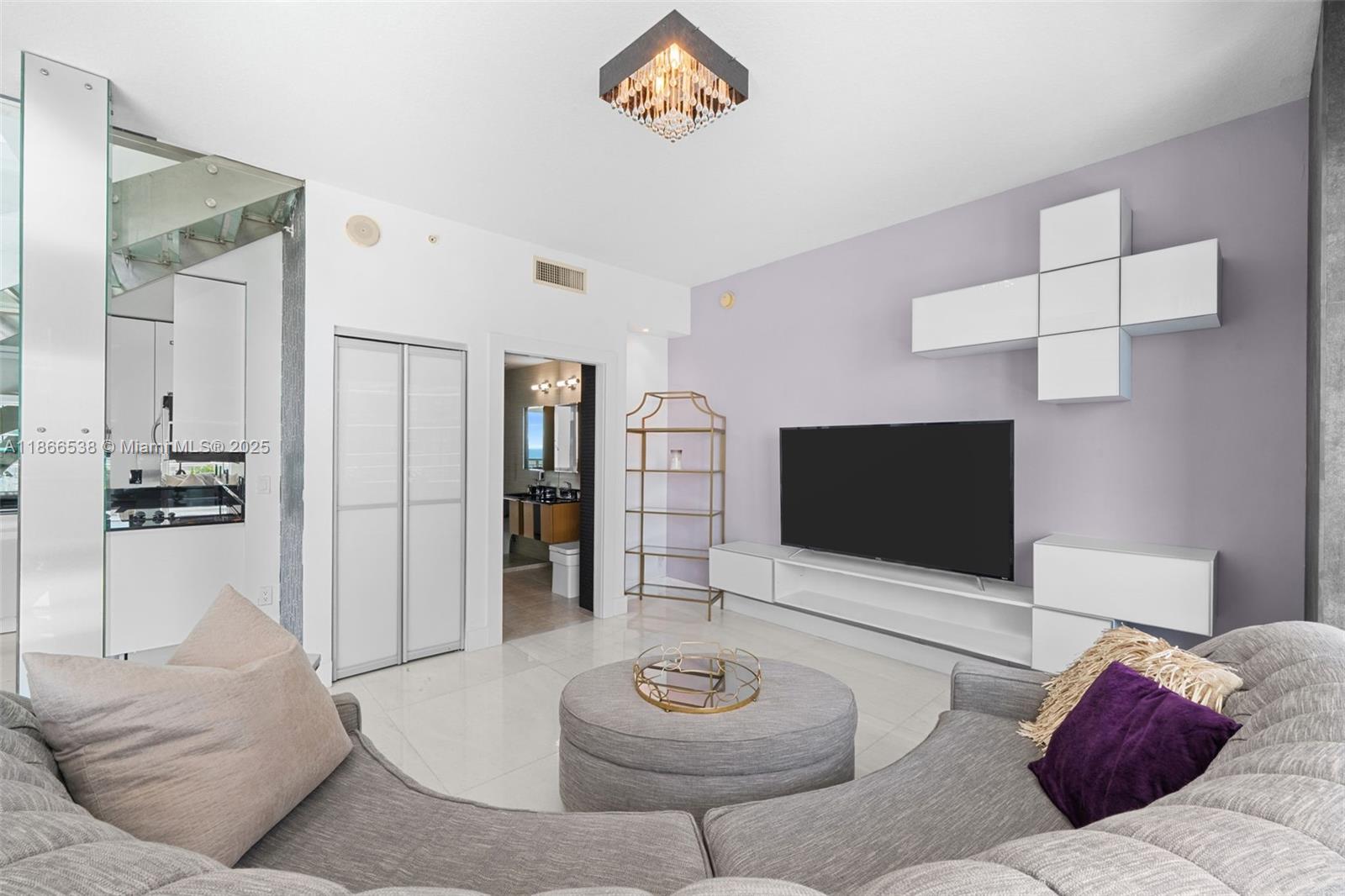 60 SW 13th St # 4606