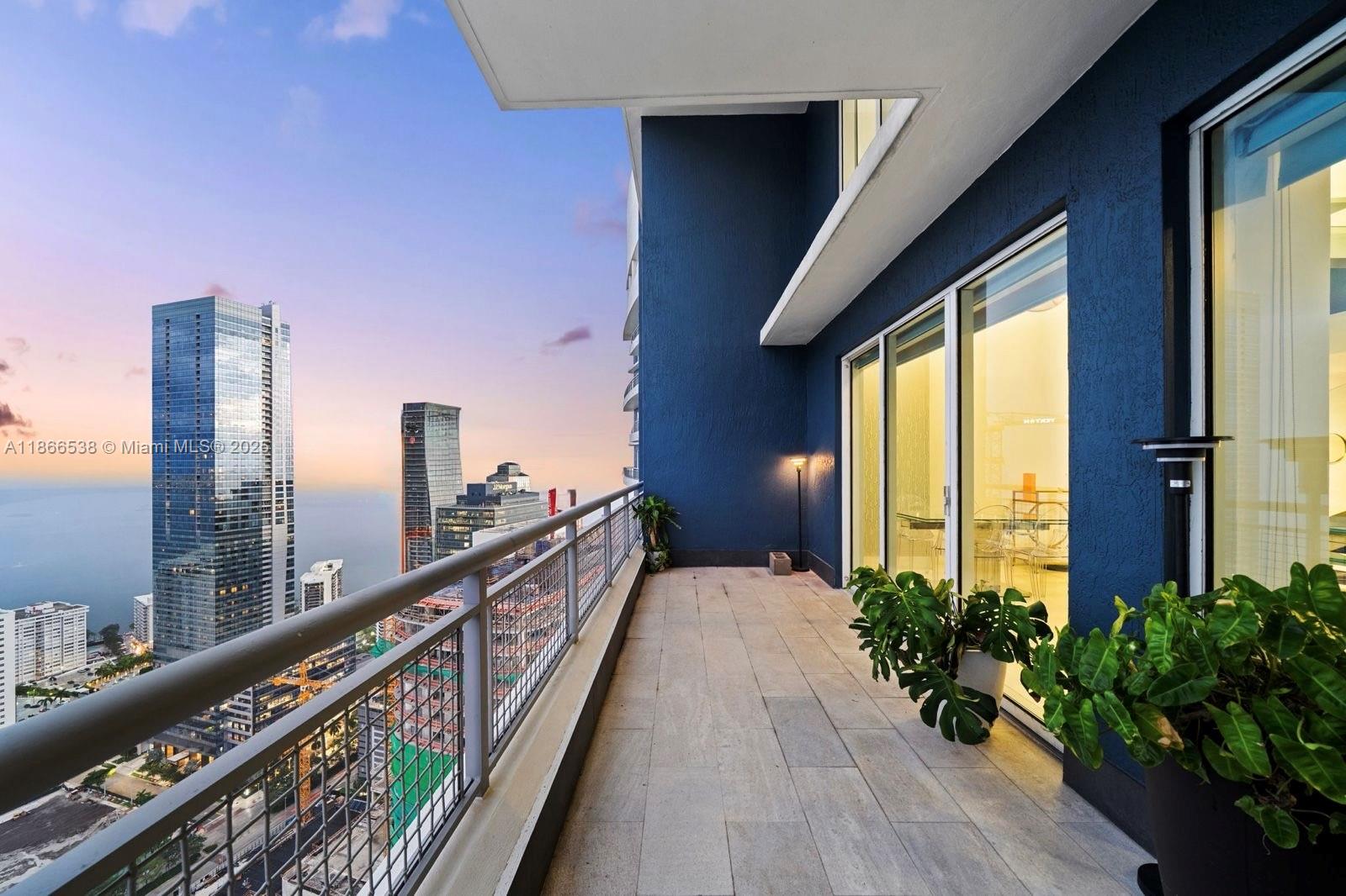 60 SW 13th St # 4606