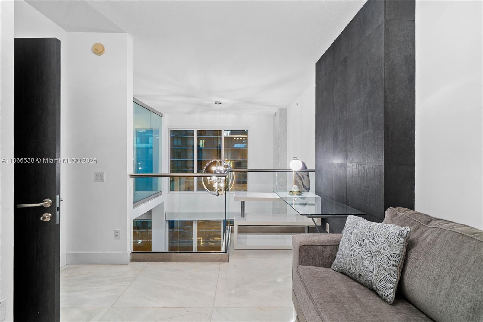 60 SW 13th St # 4606