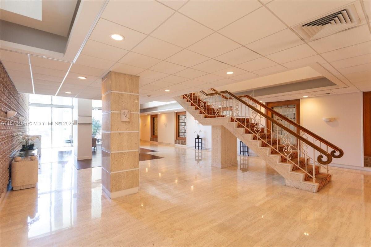 2899 Collins Ave # 1104